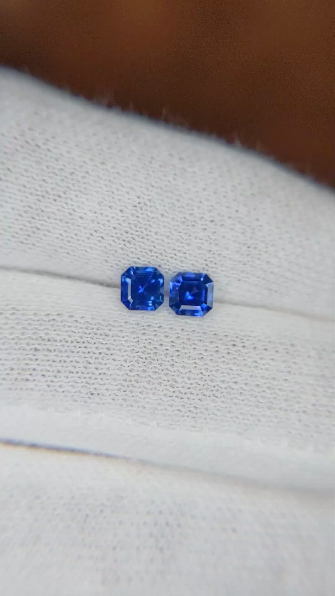 0.80&nbsp;Ct.Tw.Total Carat Weight Blue Sapphire Pair from Ceylon (Sri Lanka) Size Video