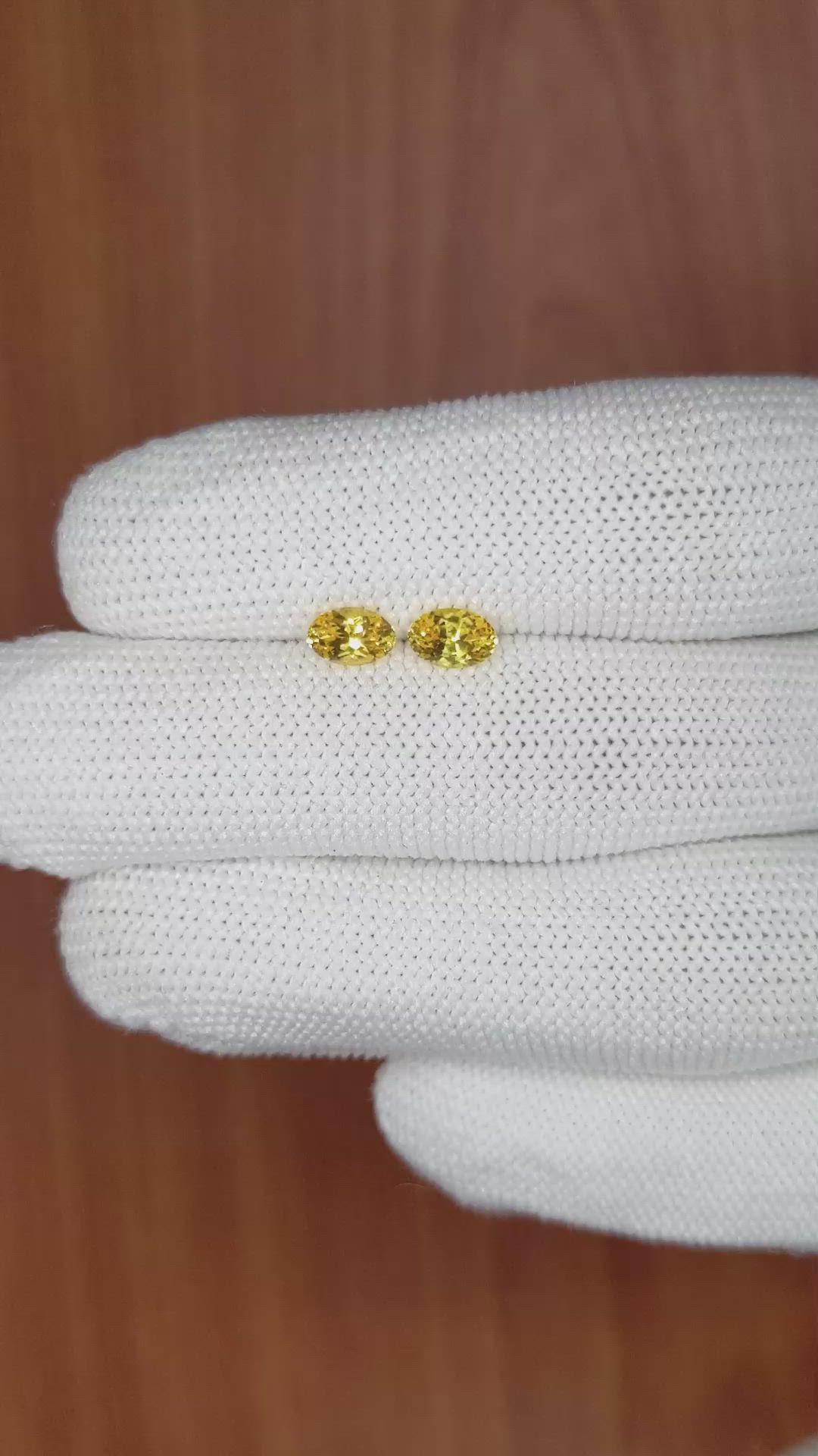 1.09&nbsp;Ct.Tw.Total Carat Weight Orangish Yellow Sapphire Pair from Ceylon (Sri Lanka) Size Video