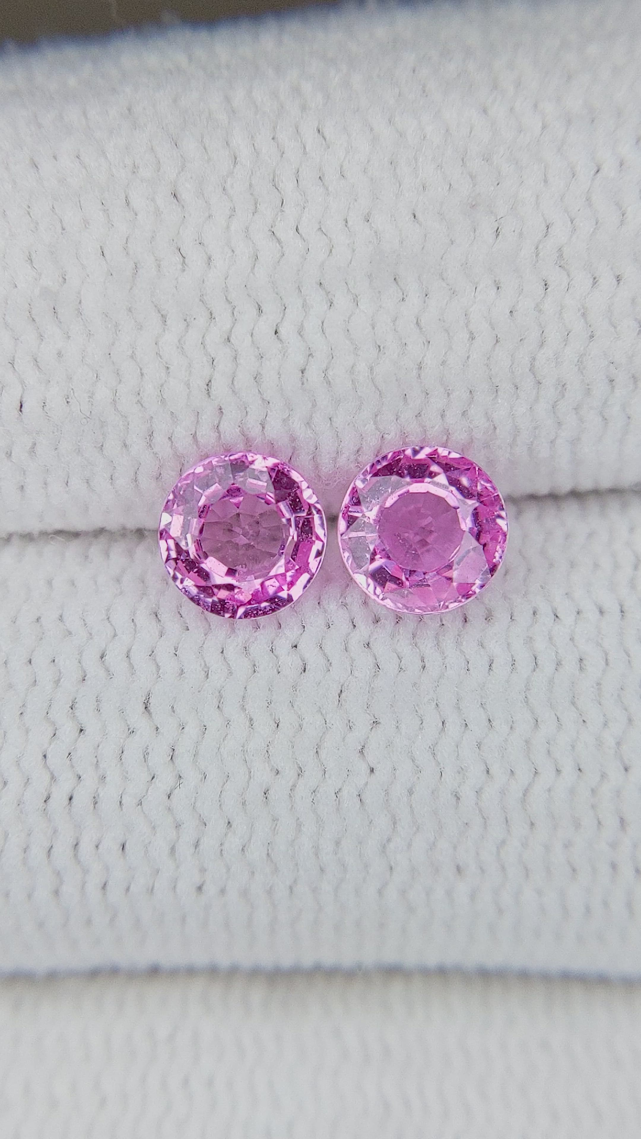 1.12&nbsp;Ct.Tw.Total Carat Weight Pink Sapphire Pair from Ceylon (Sri Lanka) Size Video
