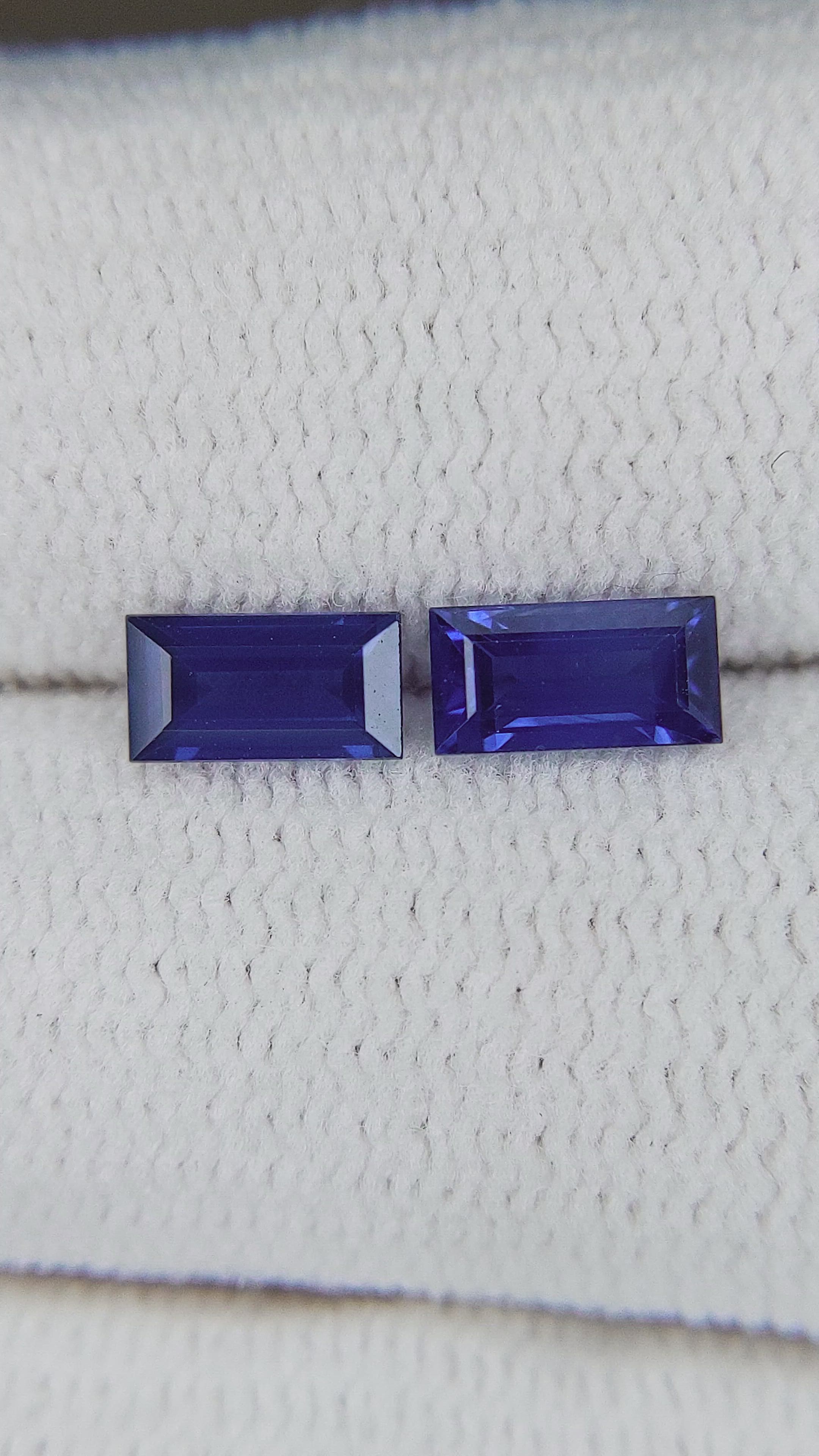0.97&nbsp;Ct.Tw.Total Carat Weight Blue Sapphire Pair from Ceylon (Sri Lanka) Size Video