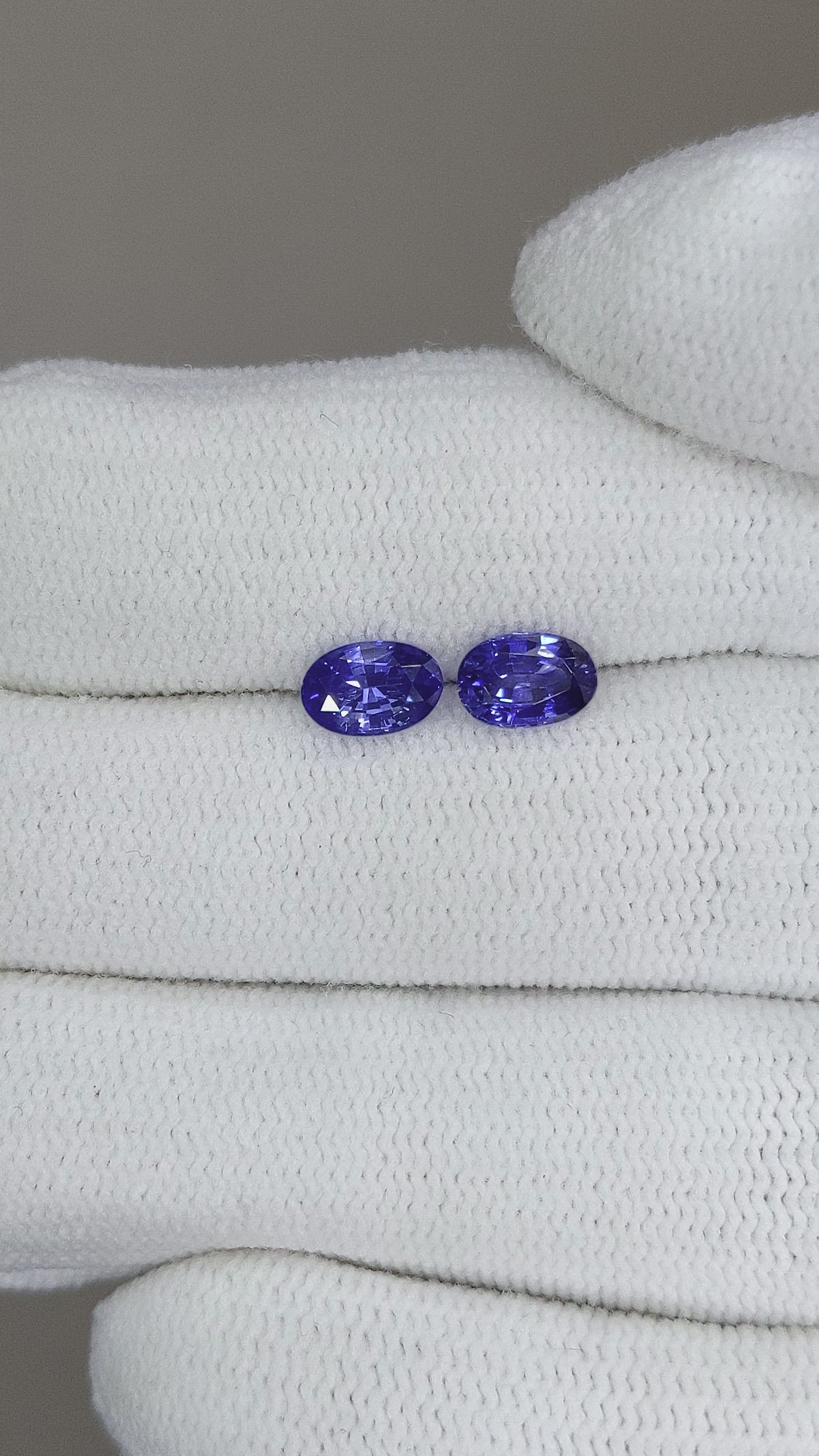 1.25&nbsp;Ct.Tw.Total Carat Weight Blue Sapphire Pair from Ceylon (Sri Lanka) Size Video