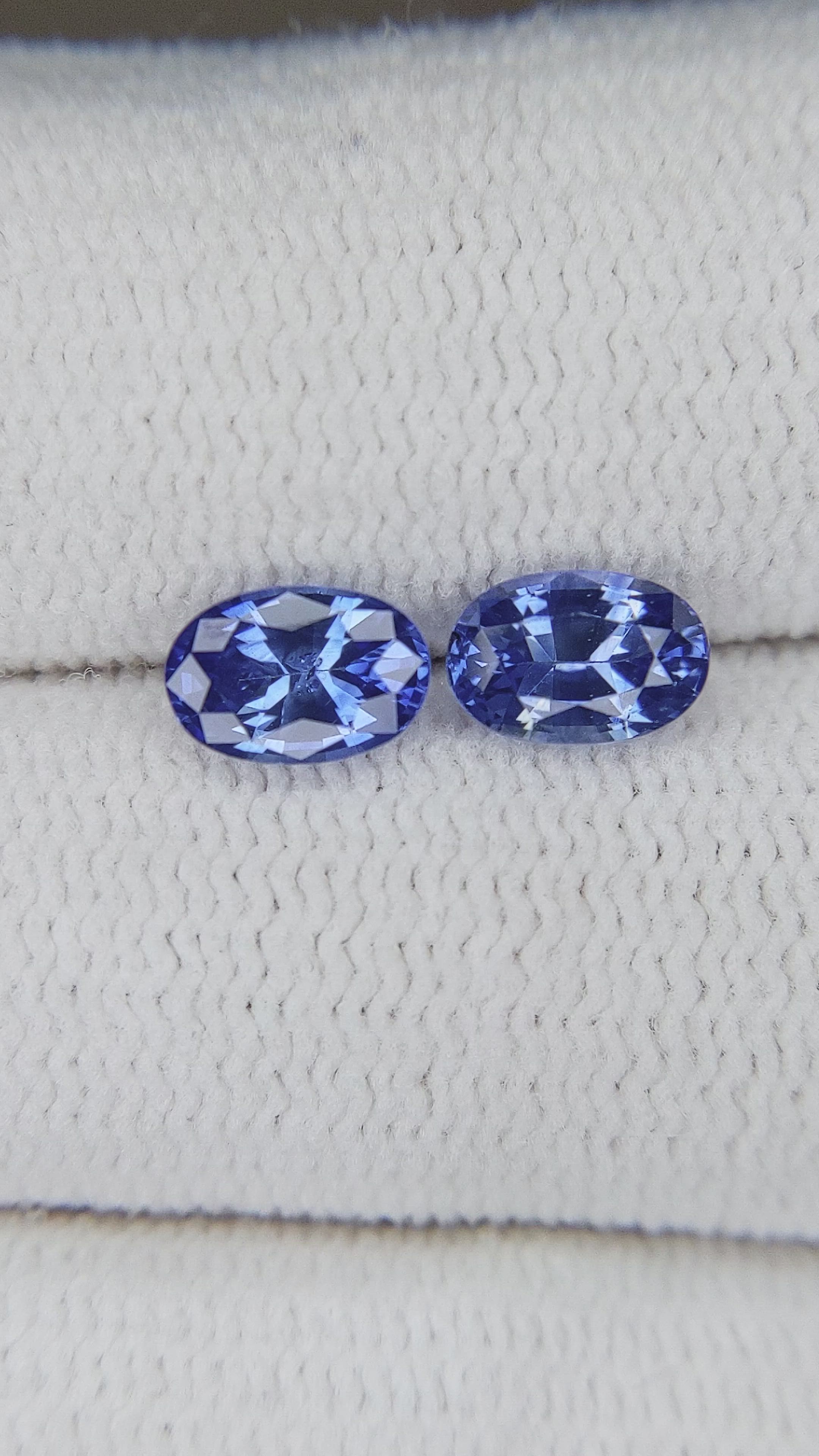 1.35&nbsp;Ct.Tw.Total Carat Weight Blue Sapphire Pair from Ceylon (Sri Lanka) Size Video