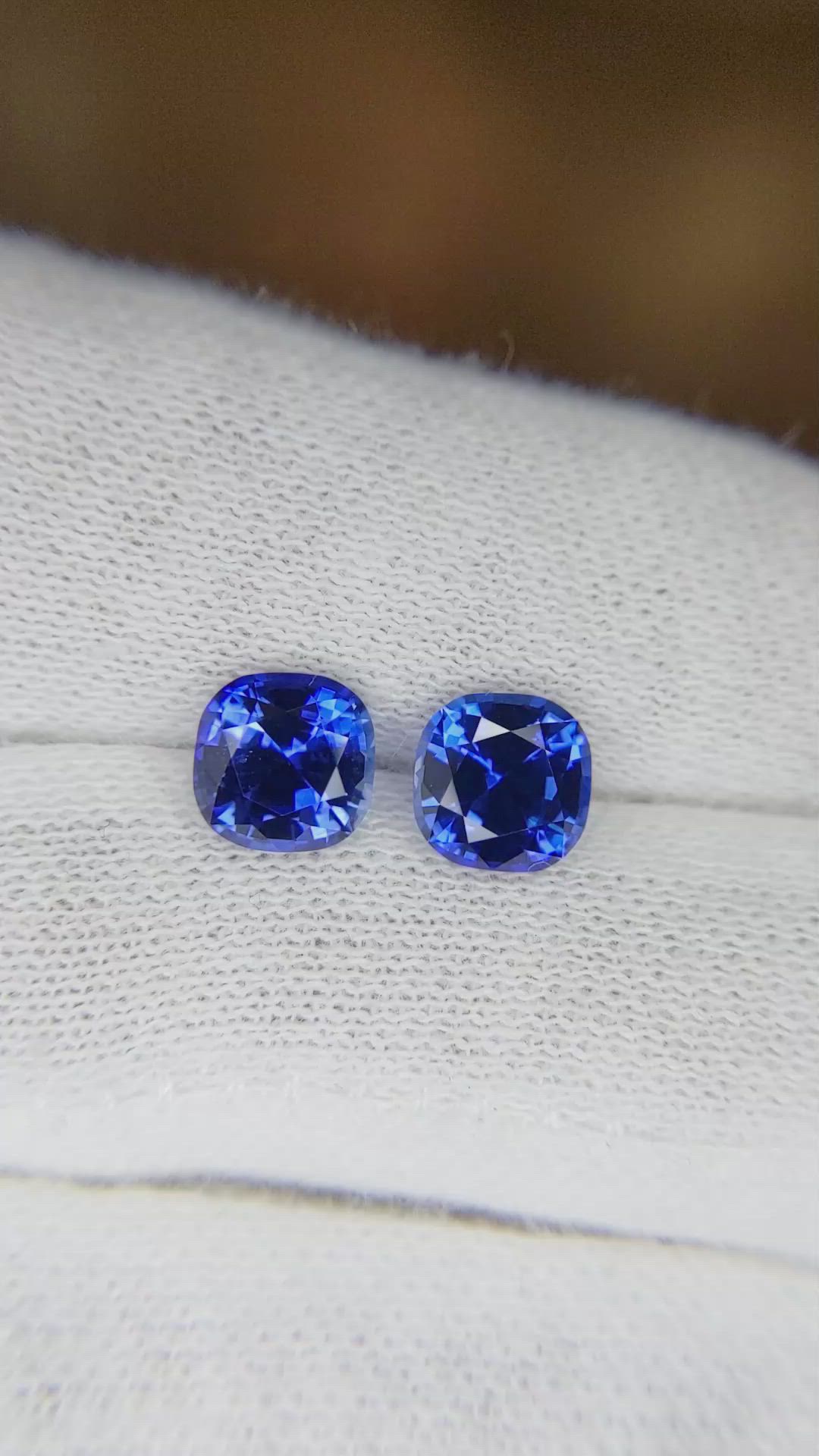 2.93&nbsp;Ct.Tw.Total Carat Weight Blue Sapphire Pair from Ceylon (Sri Lanka) Size Video