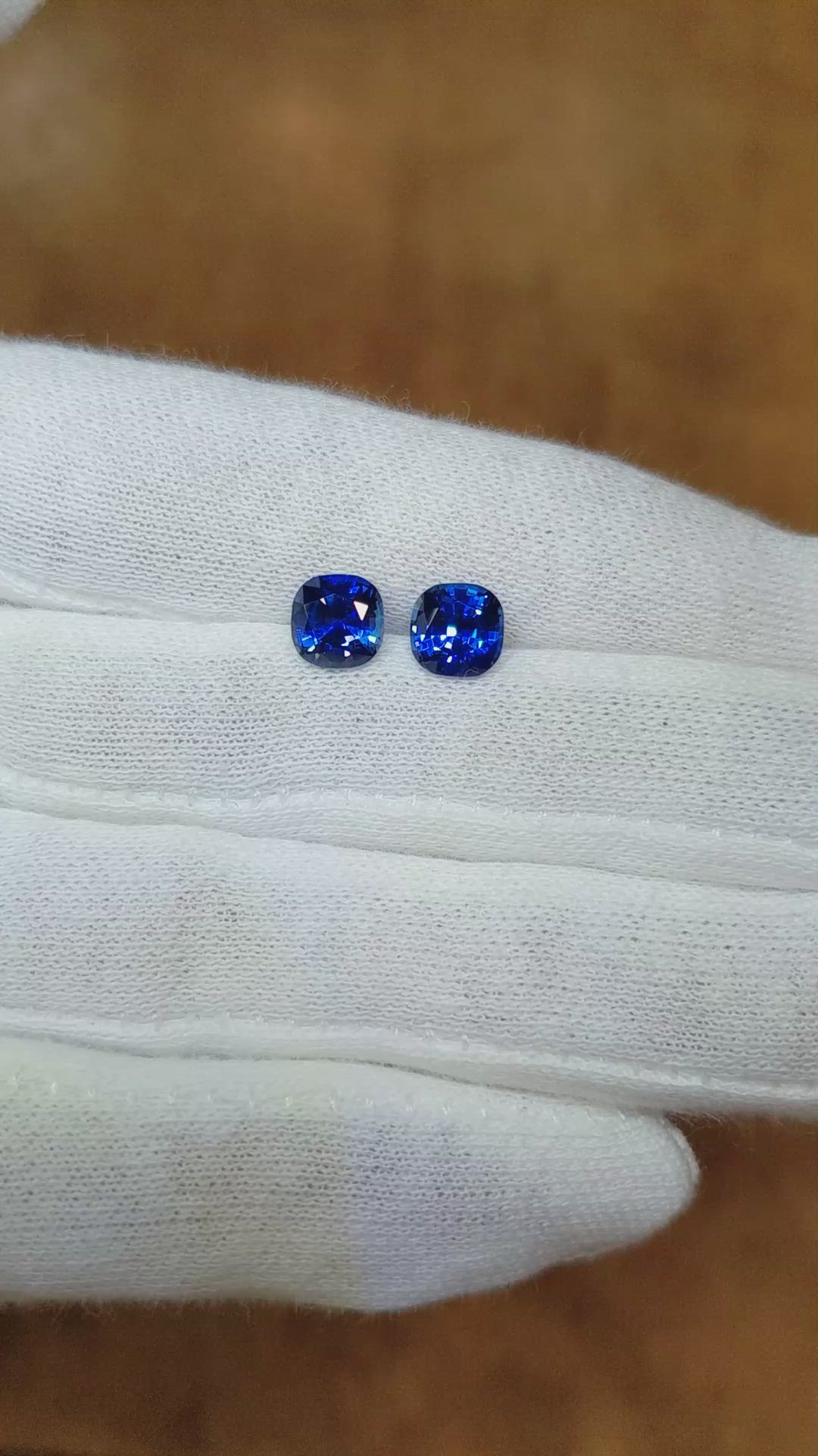 2.93&nbsp;Ct.Tw.Total Carat Weight Blue Sapphire Pair from Ceylon (Sri Lanka) Size Video