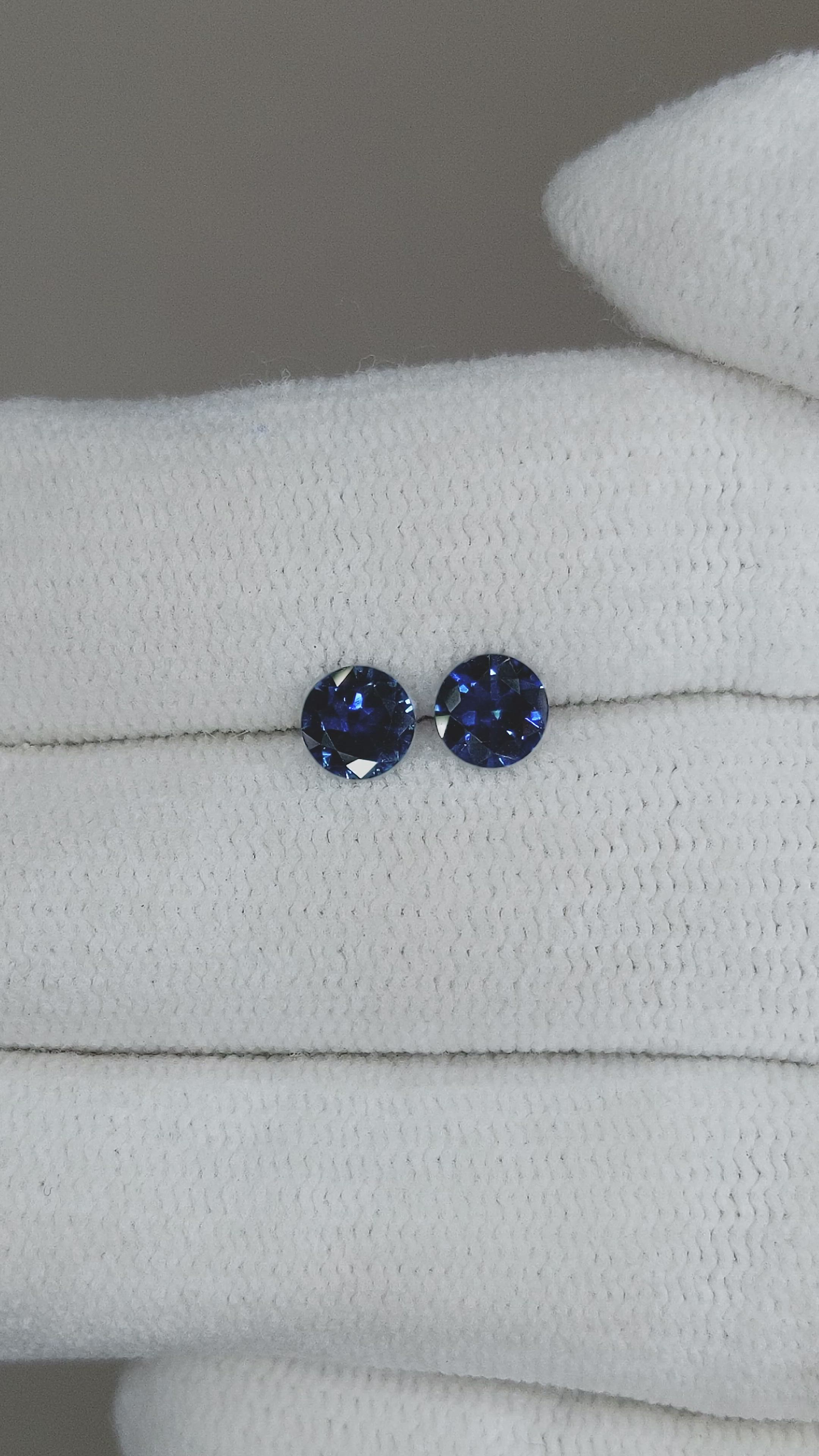 0.80&nbsp;Ct.Tw.Total Carat Weight Blue Sapphire Pair from Ceylon (Sri Lanka) Size Video