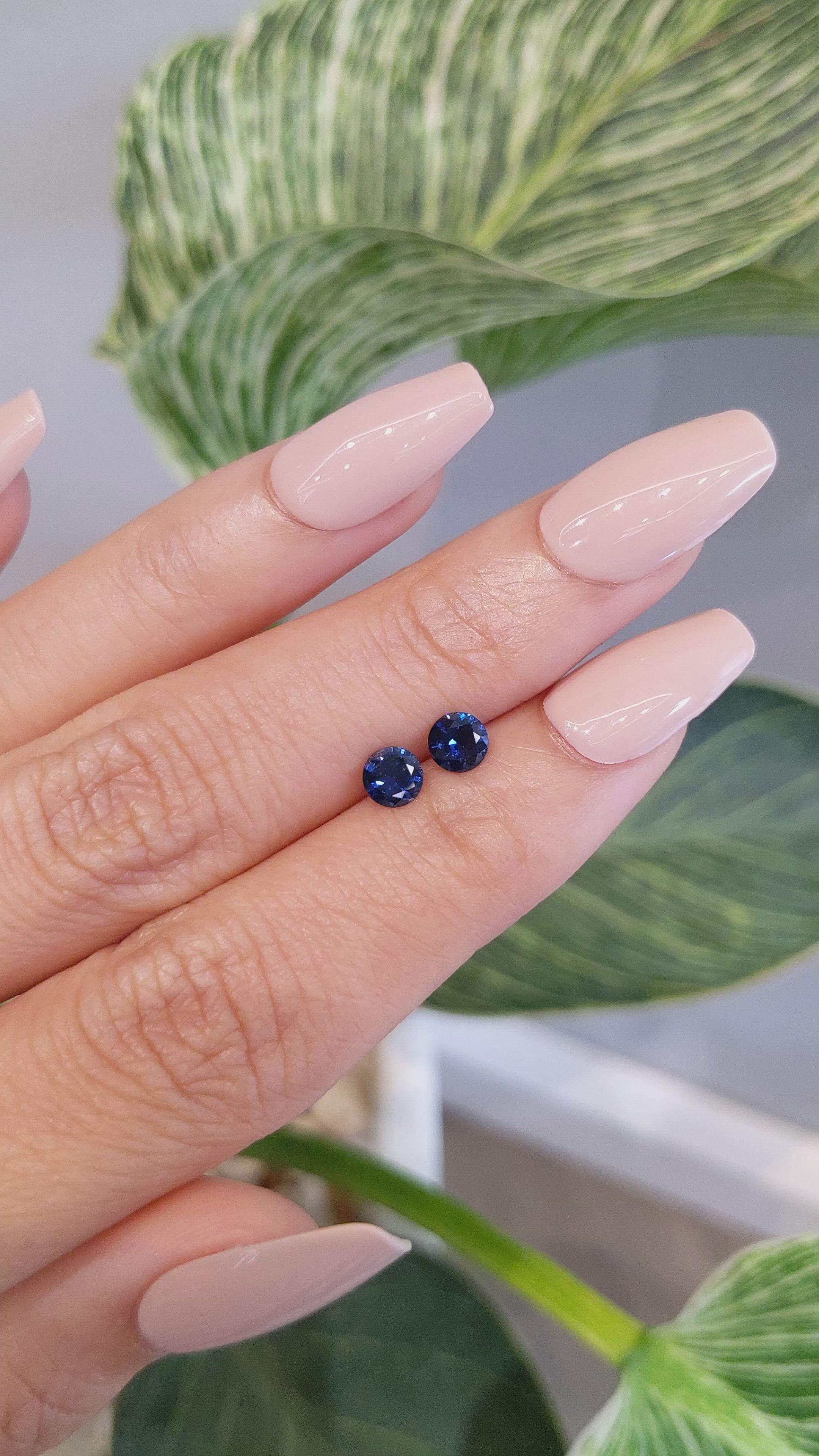 0.80&nbsp;Ct.Tw.Total Carat Weight Blue Sapphire Pair from Ceylon (Sri Lanka) Size Video