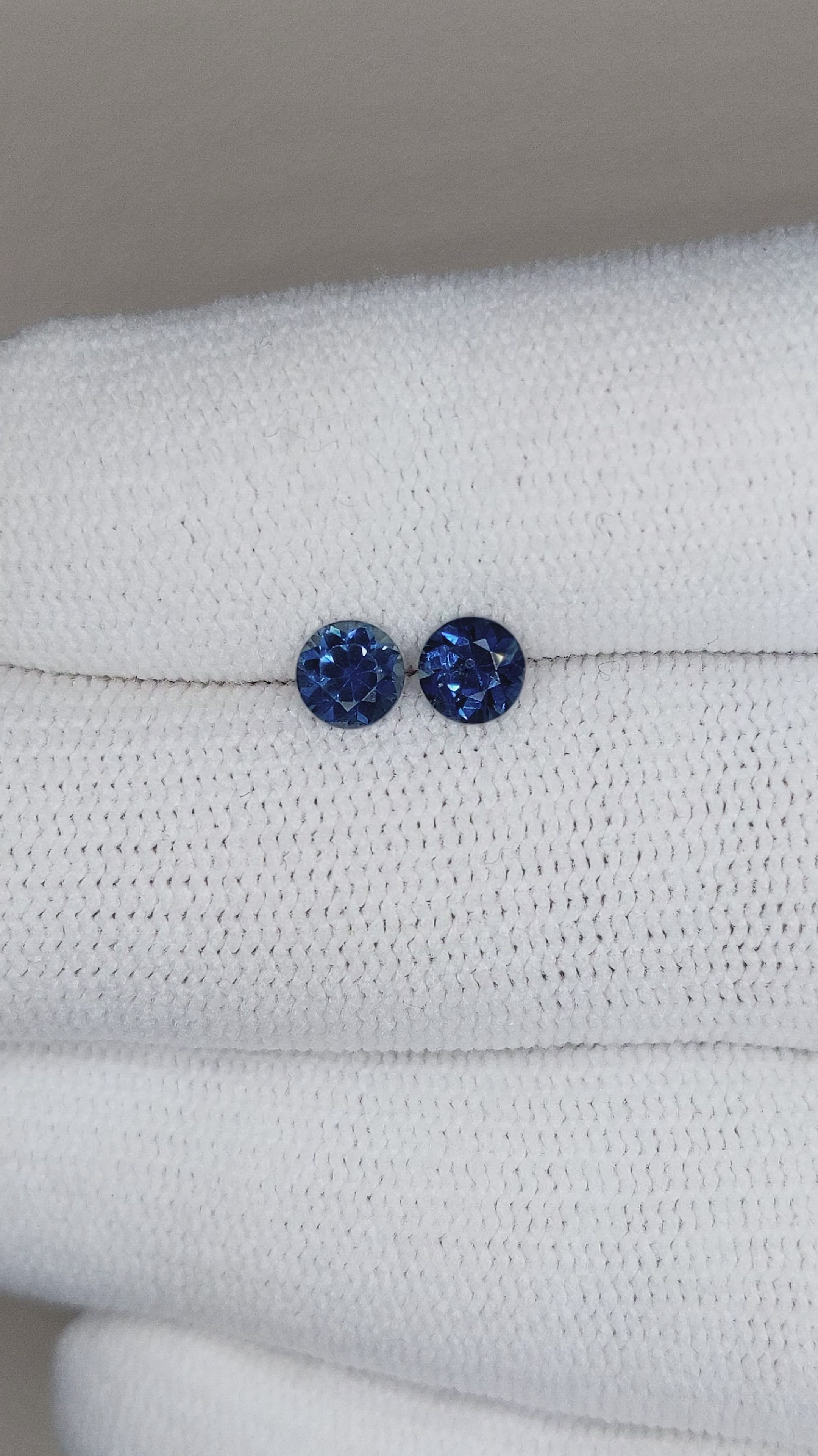 0.84&nbsp;Ct.Tw.Total Carat Weight Blue Sapphire Pair from Ceylon (Sri Lanka) Size Video