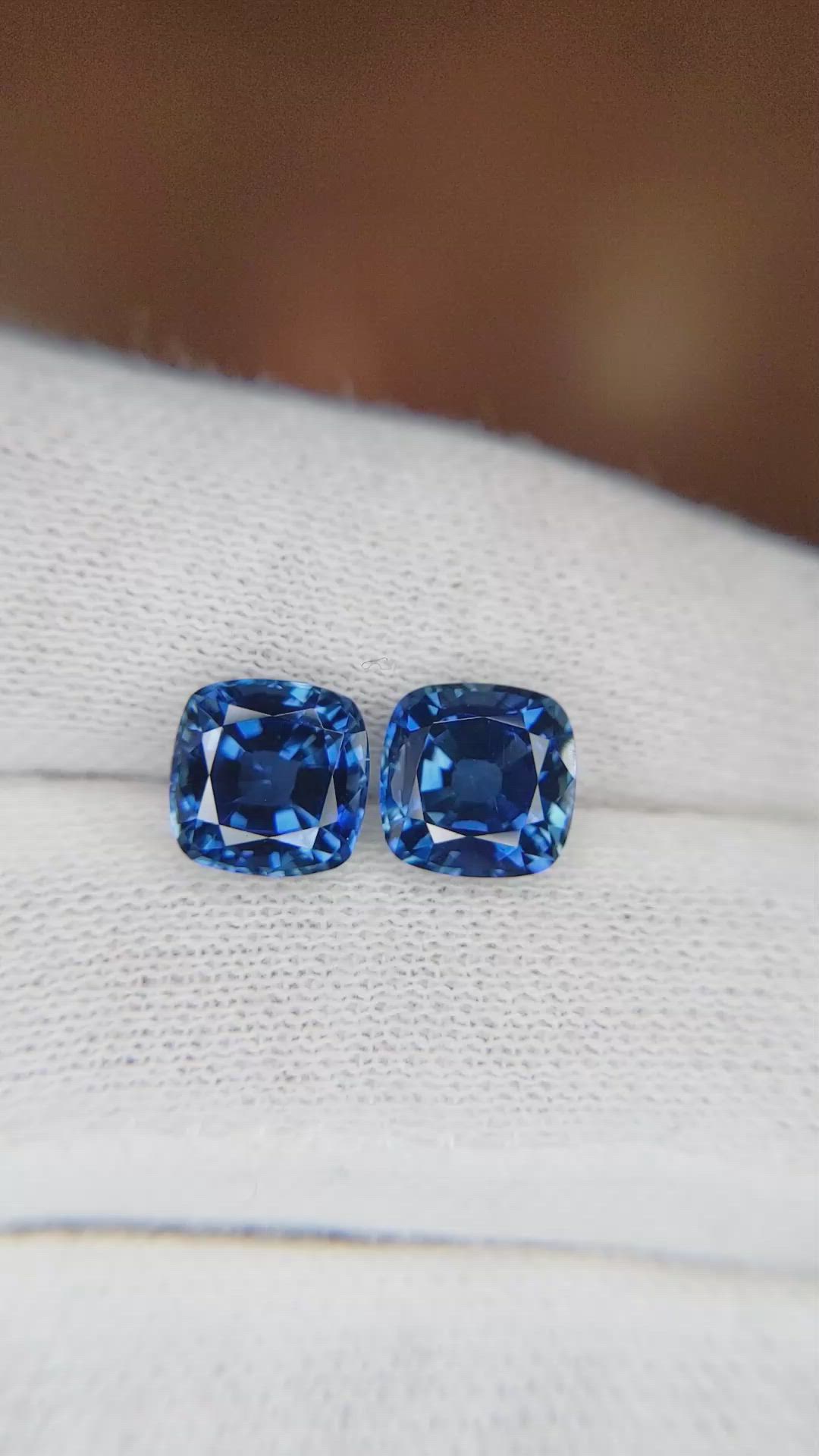 4.29&nbsp;Ct.Tw.Total Carat Weight Blue Sapphire Pair from Ceylon (Sri Lanka) Size Video
