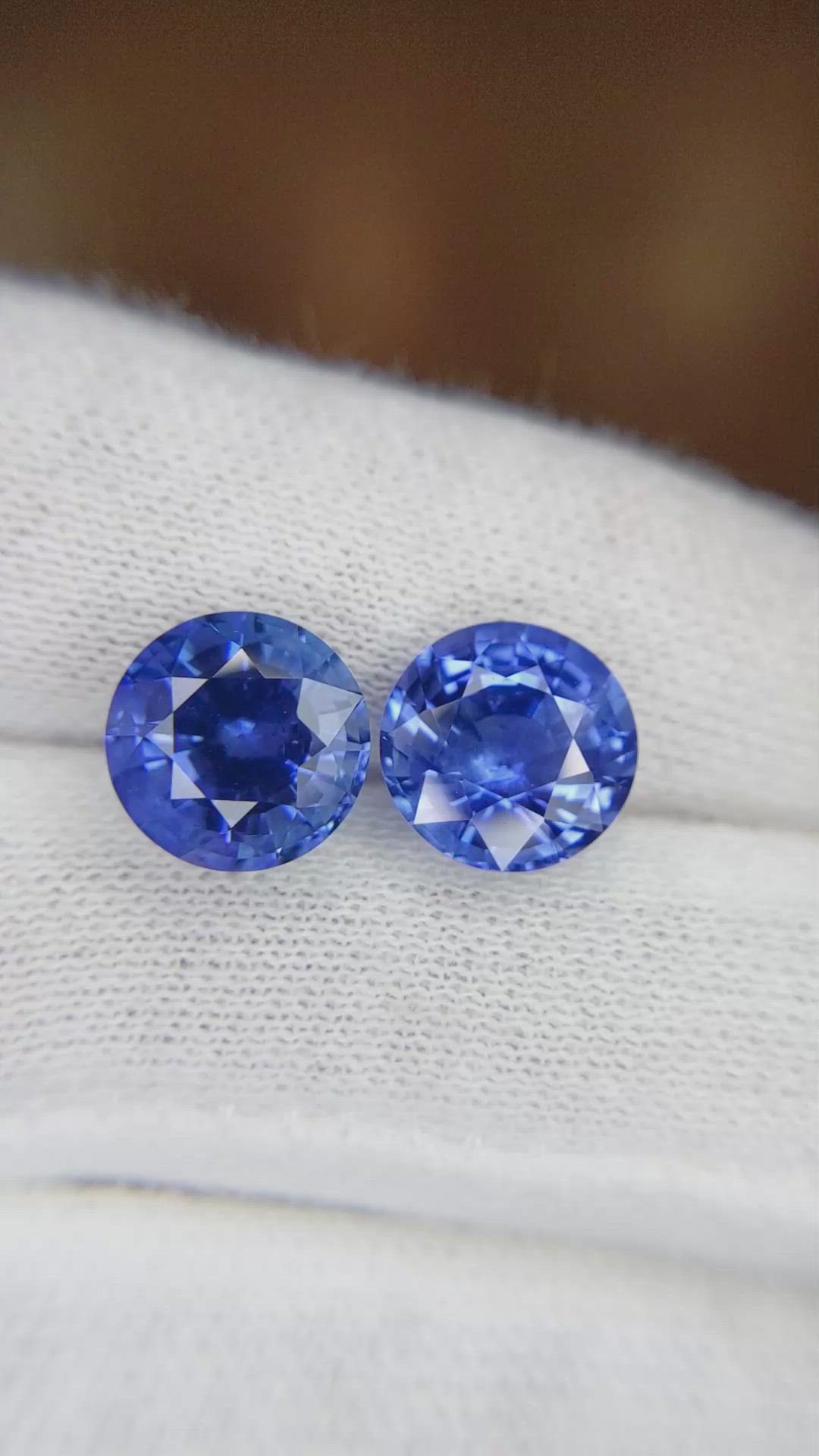 8.78&nbsp;Ct.Tw.Total Carat Weight Blue Sapphire Pair from Ceylon (Sri Lanka) Size Video