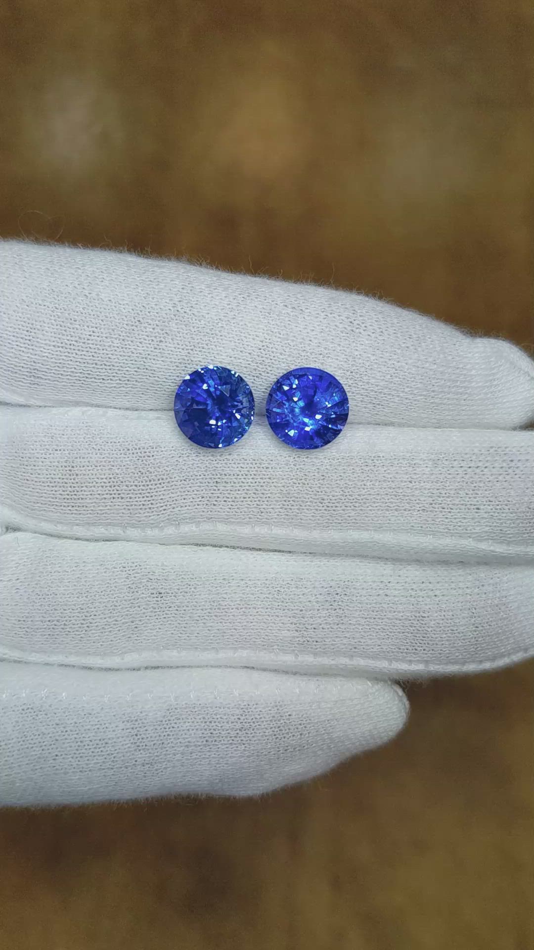8.78&nbsp;Ct.Tw.Total Carat Weight Blue Sapphire Pair from Ceylon (Sri Lanka) Size Video