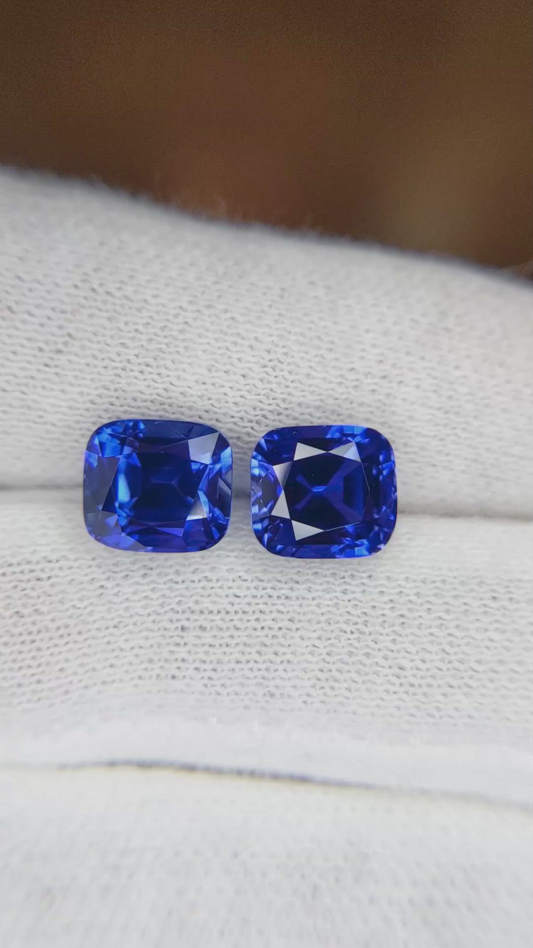 7.18&nbsp;Ct.Tw.Total Carat Weight Blue Sapphire Pair from Ceylon (Sri Lanka) Size Video