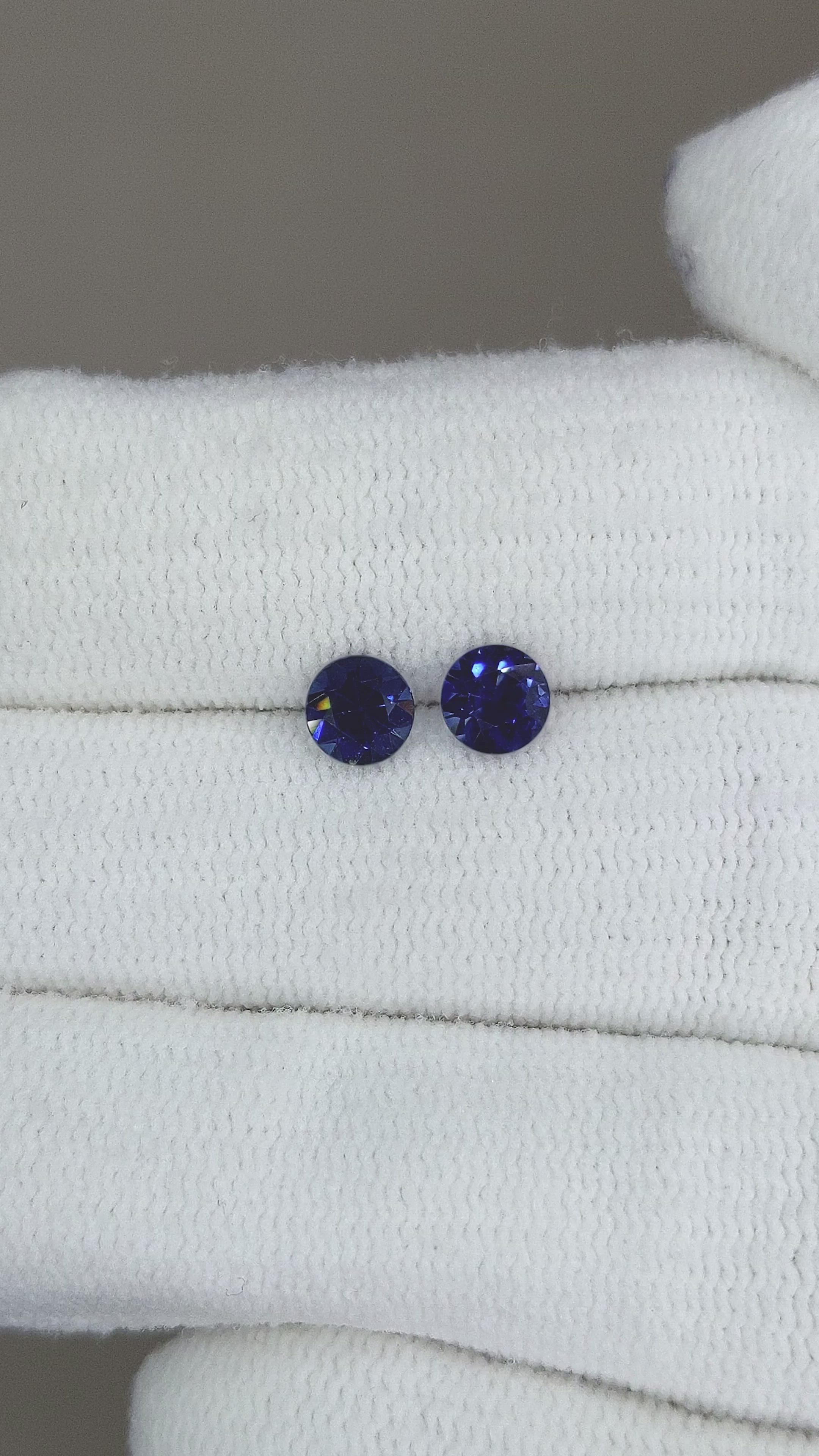 0.85&nbsp;Ct.Tw.Total Carat Weight Blue Sapphire Pair from Ceylon (Sri Lanka) Size Video