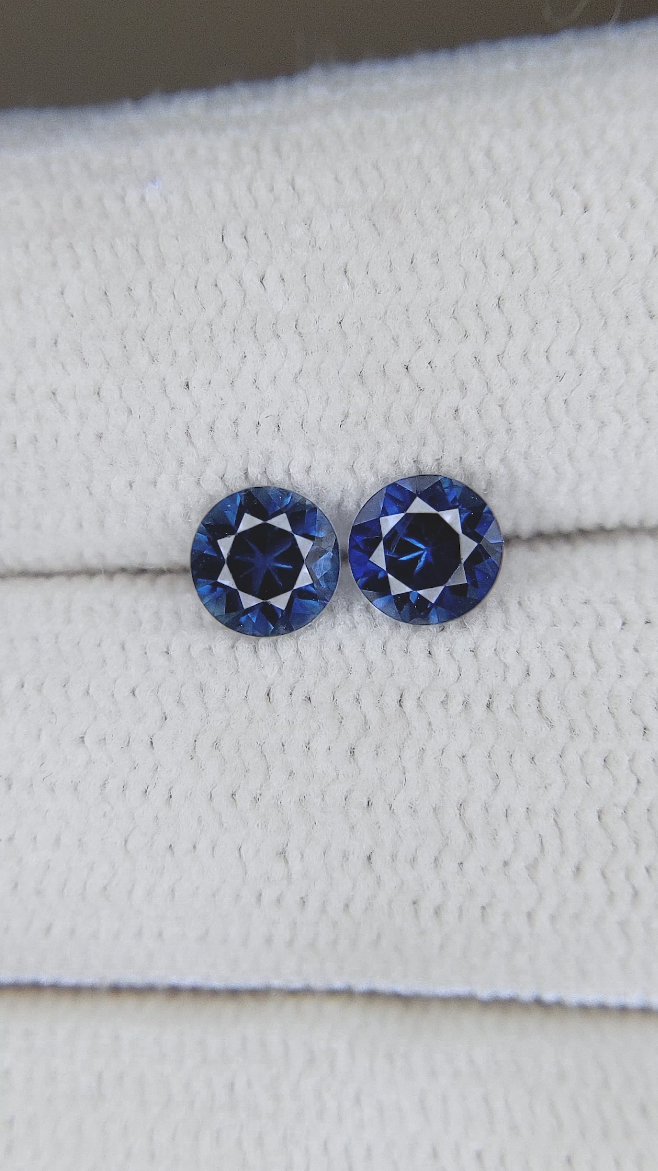 0.90&nbsp;Ct.Tw.Total Carat Weight Blue Sapphire Pair from Ceylon (Sri Lanka) Size Video