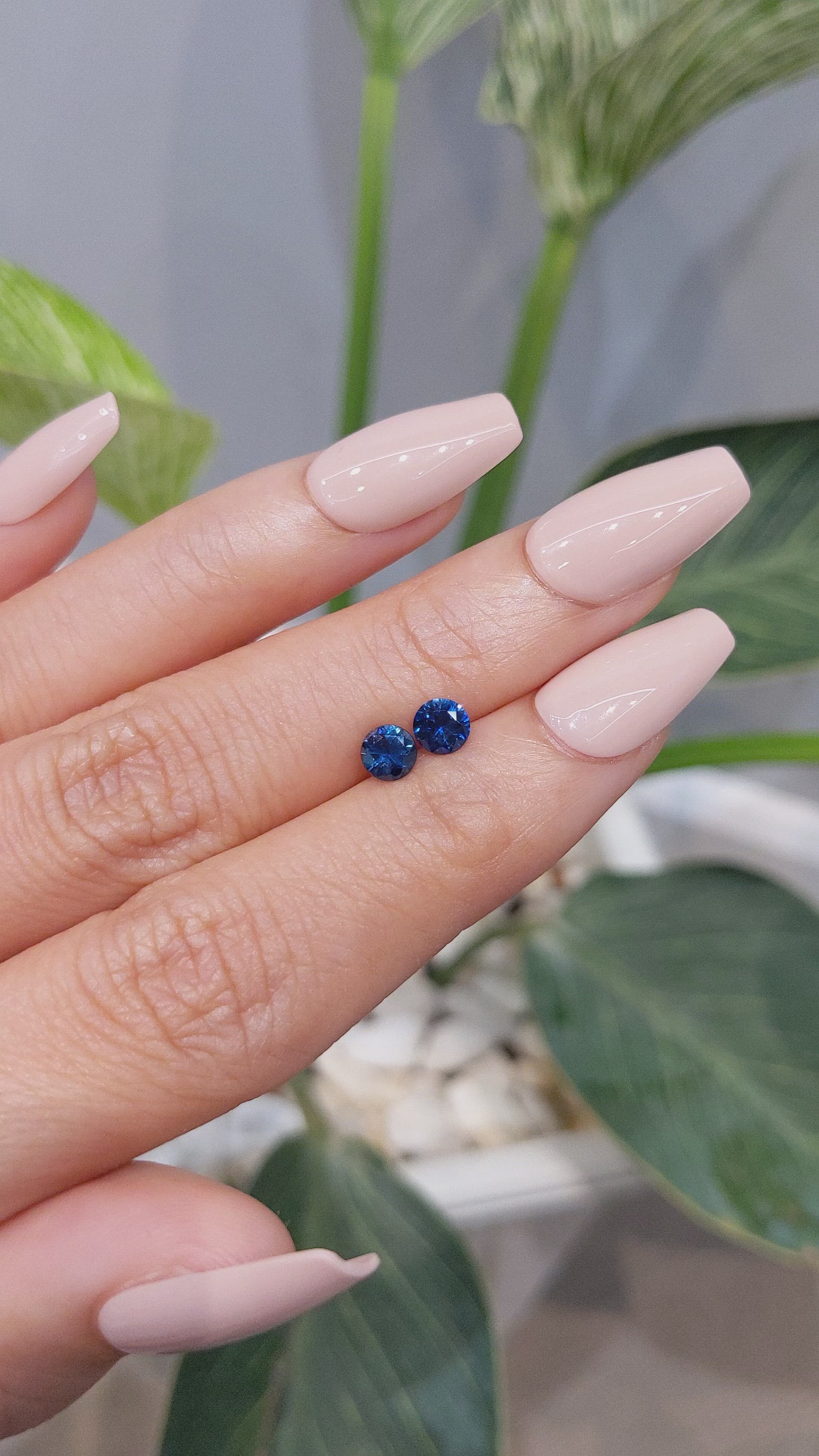 0.91&nbsp;Ct.Tw.Total Carat Weight Blue Sapphire Pair from Ceylon (Sri Lanka) Size Video