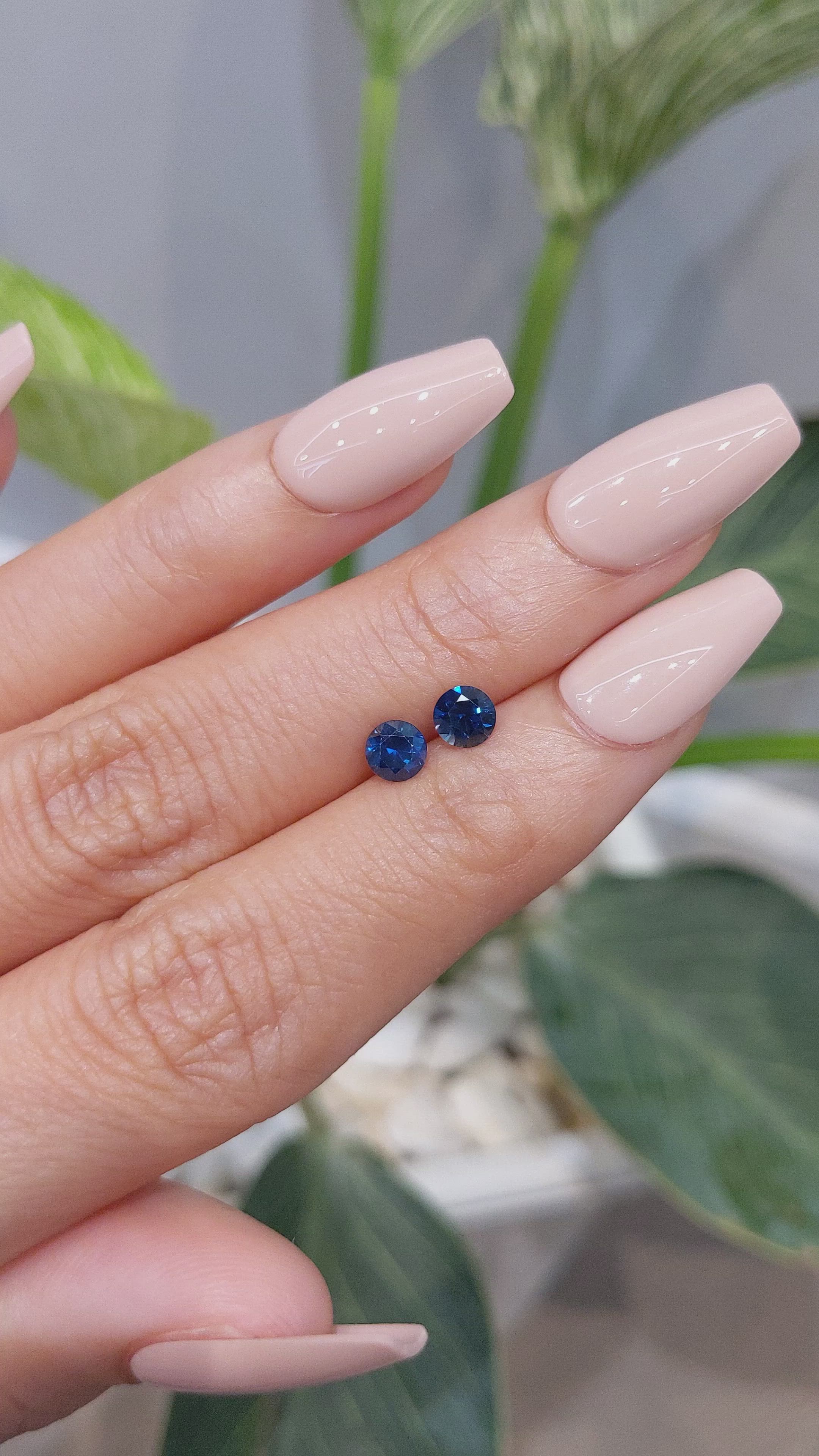 0.91&nbsp;Ct.Tw.Total Carat Weight Blue Sapphire Pair from Ceylon (Sri Lanka) Size Video