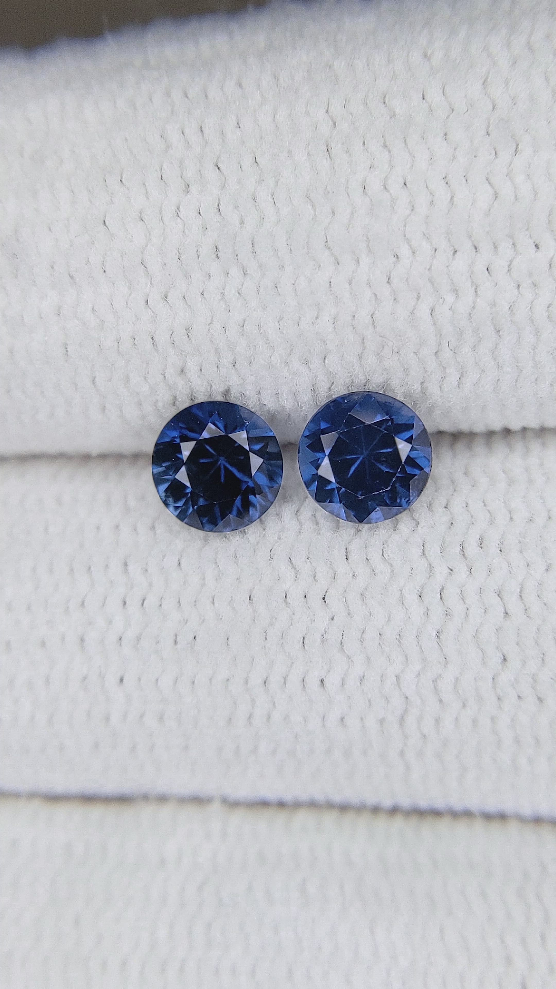 0.91&nbsp;Ct.Tw.Total Carat Weight Blue Sapphire Pair from Ceylon (Sri Lanka) Size Video