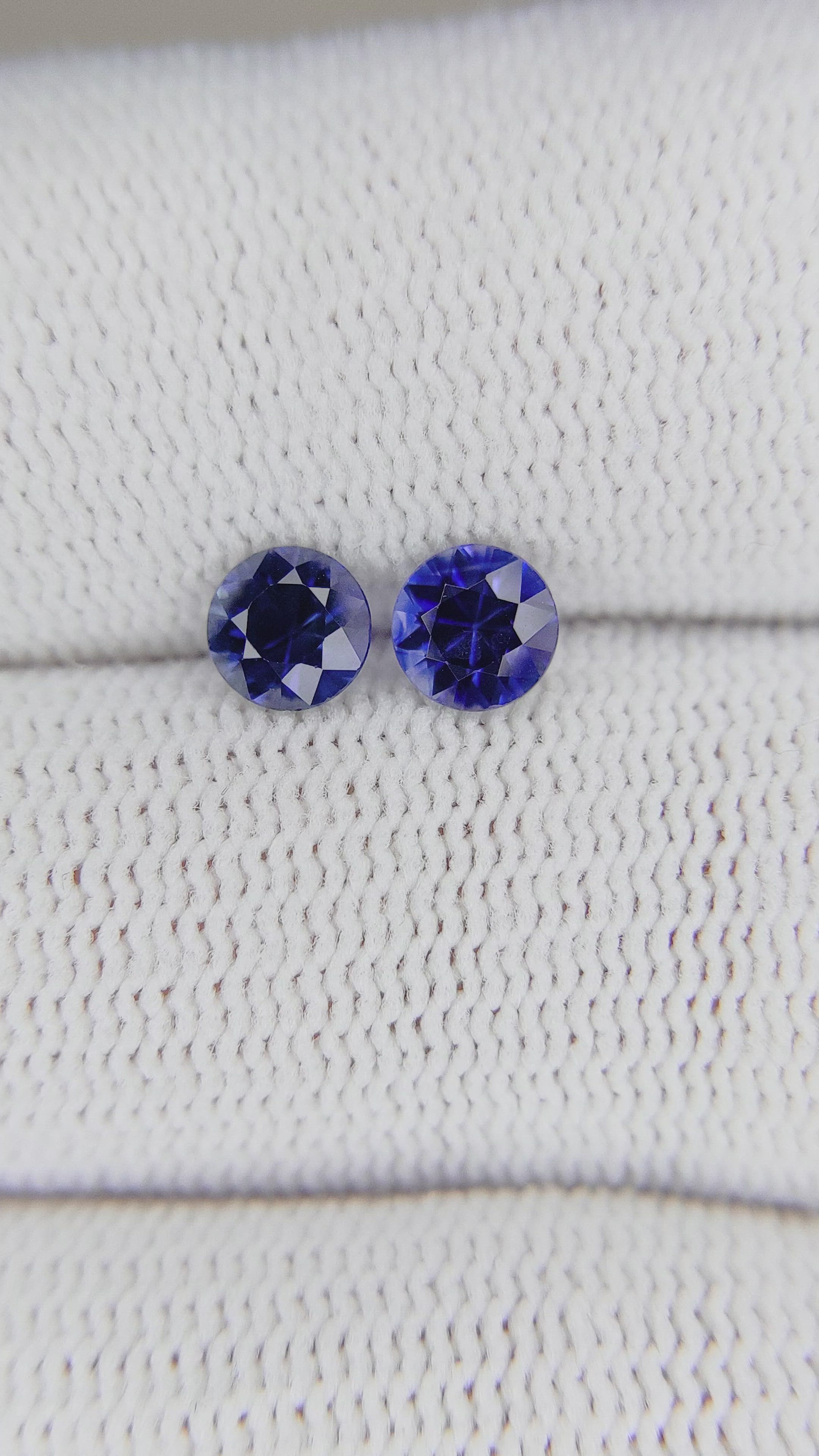 0.93&nbsp;Ct.Tw.Total Carat Weight Blue Sapphire Pair from Ceylon (Sri Lanka) Size Video