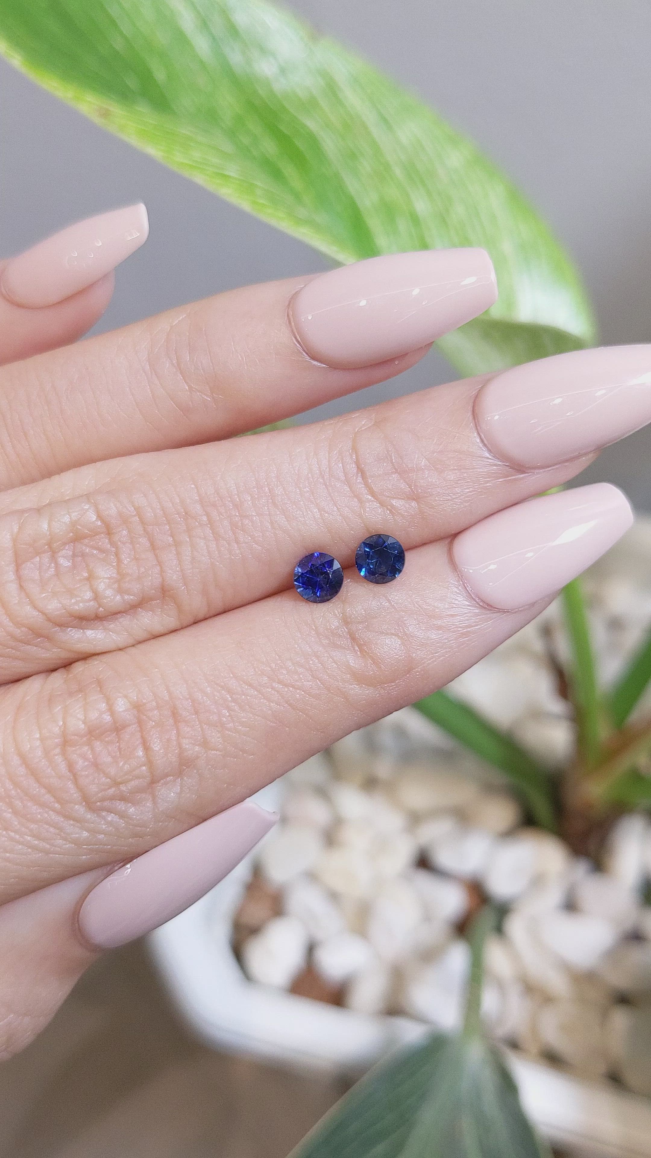0.93&nbsp;Ct.Tw.Total Carat Weight Blue Sapphire Pair from Ceylon (Sri Lanka) Size Video