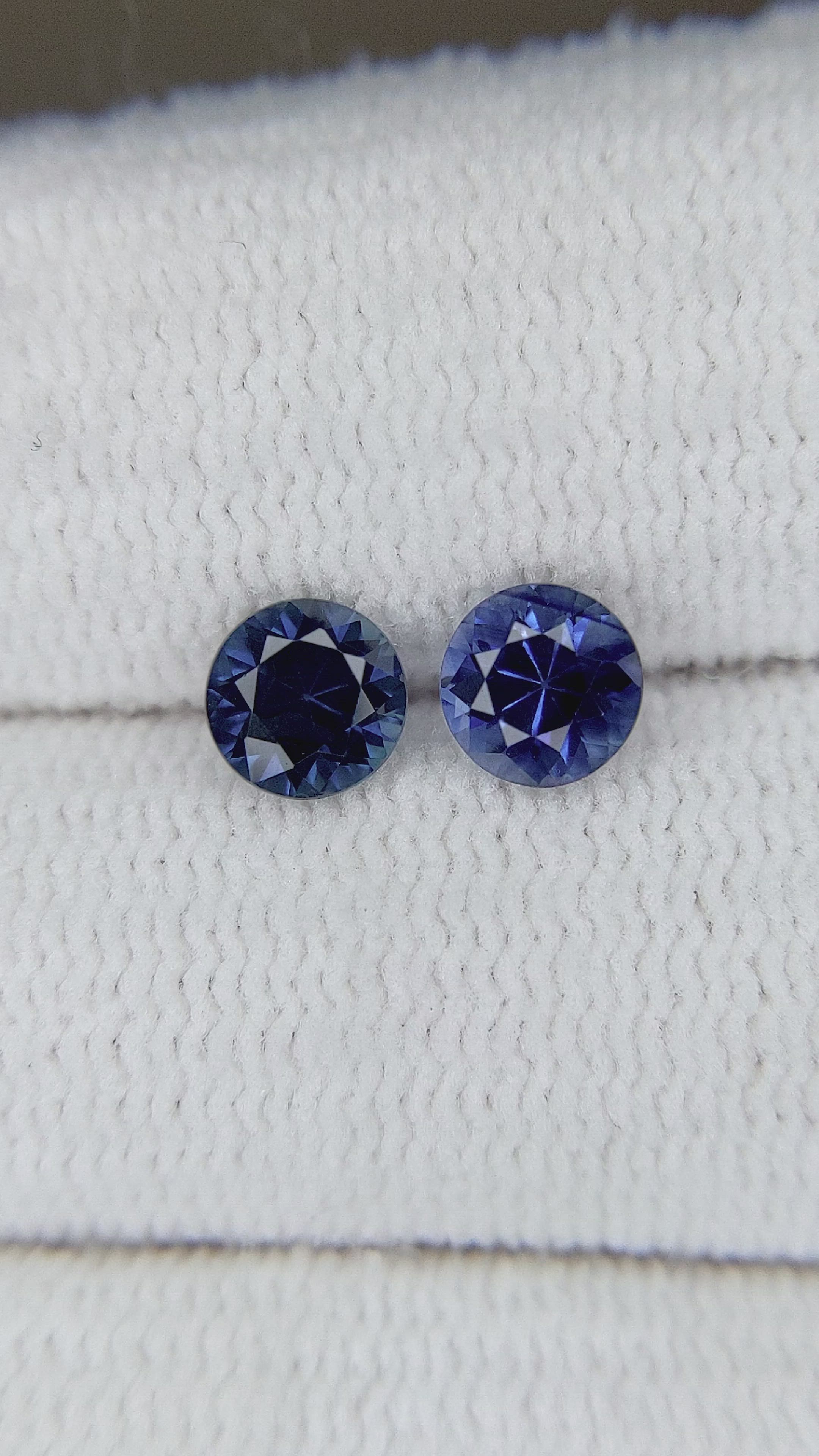 0.95&nbsp;Ct.Tw.Total Carat Weight Blue Sapphire Pair from Ceylon (Sri Lanka) Size Video