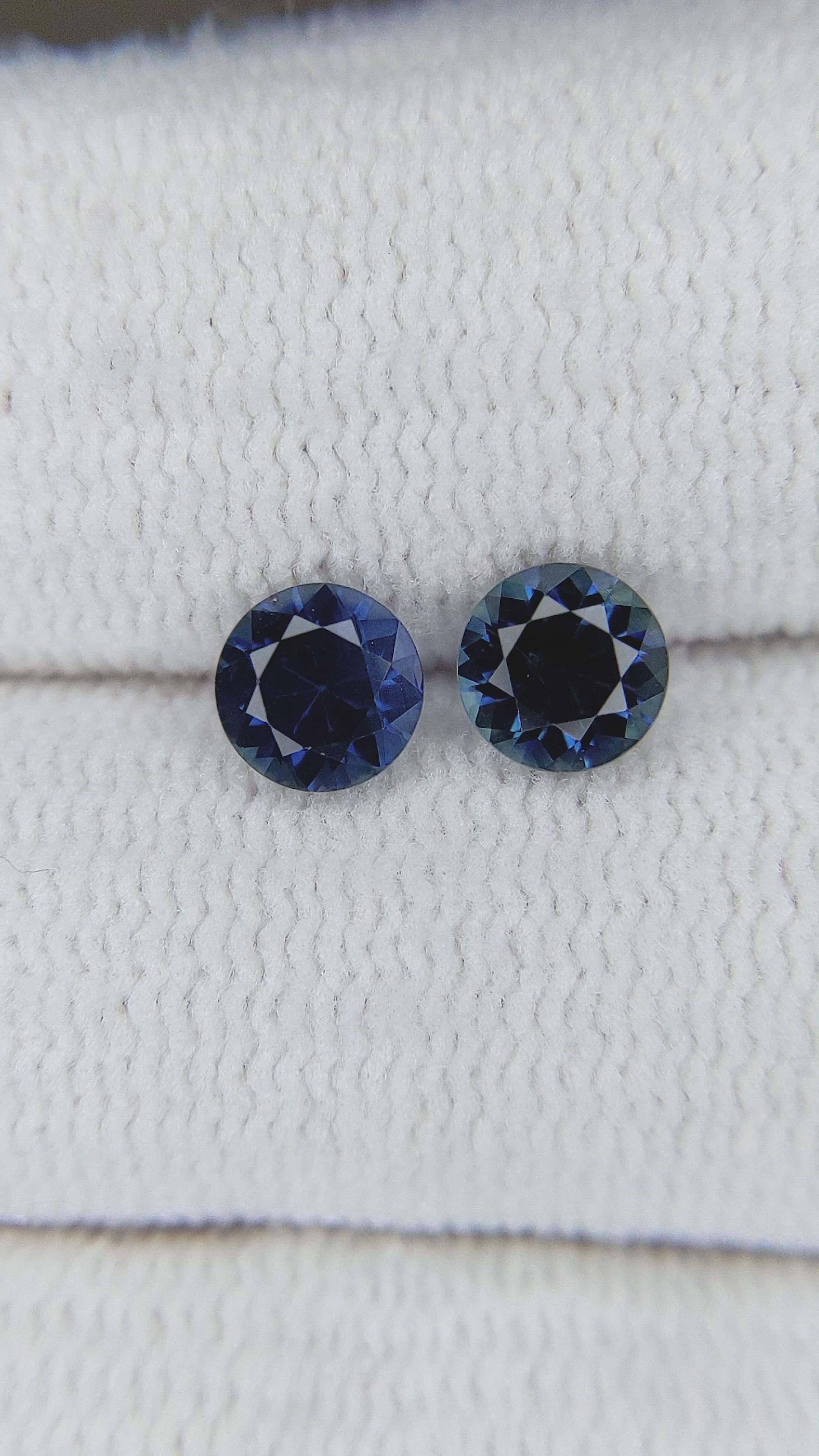 0.97&nbsp;Ct.Tw.Total Carat Weight Blue Sapphire Pair from Ceylon (Sri Lanka) Size Video