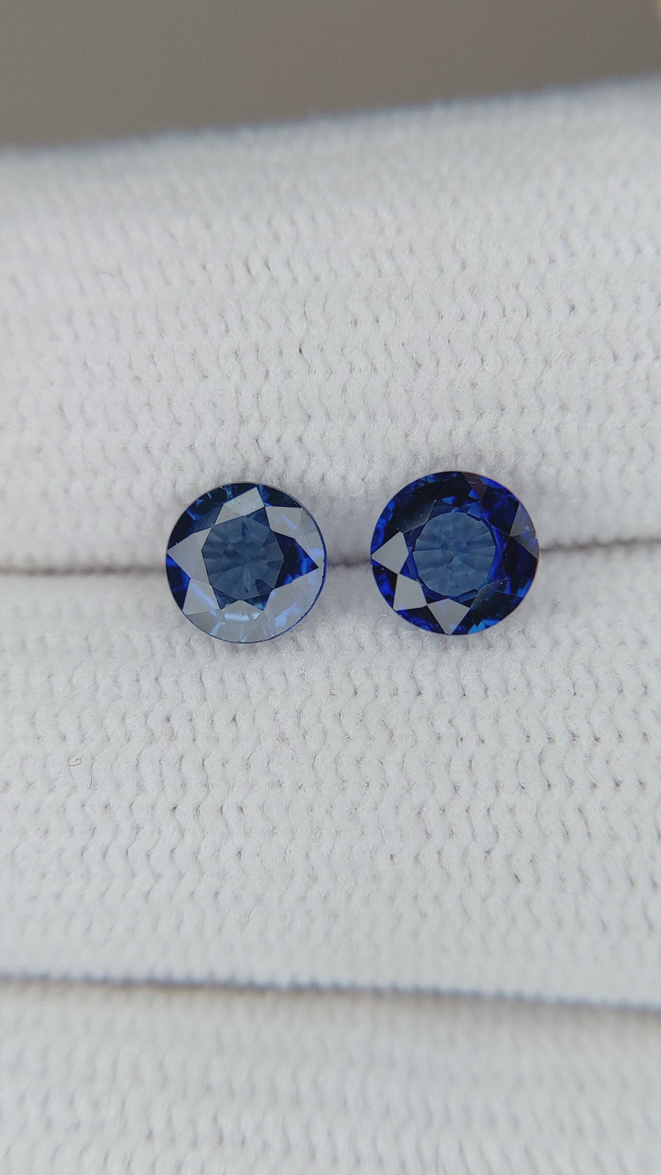 1.23&nbsp;Ct.Tw.Total Carat Weight Blue Sapphire Pair from Ceylon (Sri Lanka) Size Video
