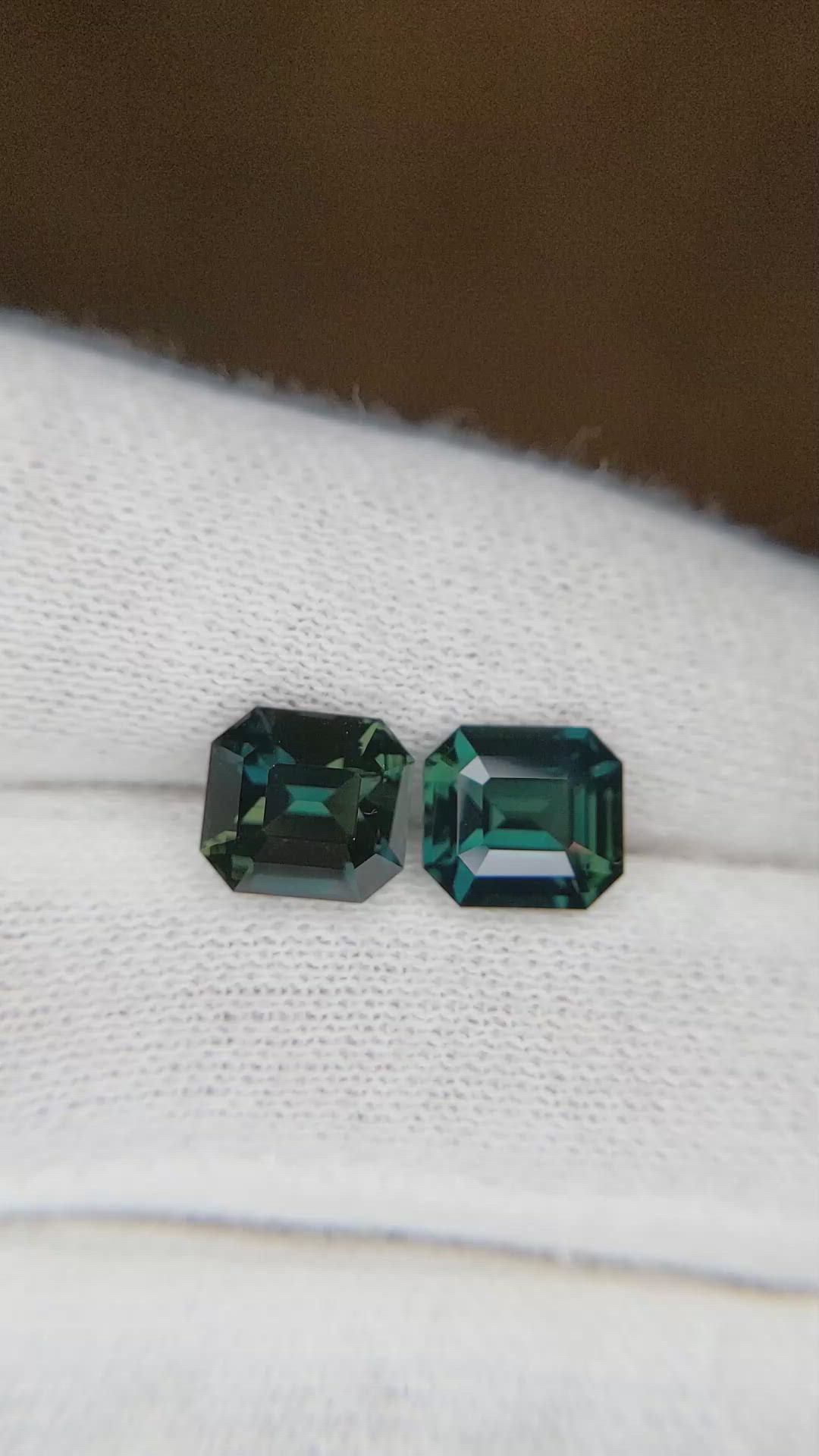 4.92&nbsp;Ct.Tw.Total Carat Weight Greenish Blue Sapphire Pair from Ceylon (Sri Lanka) Size Video