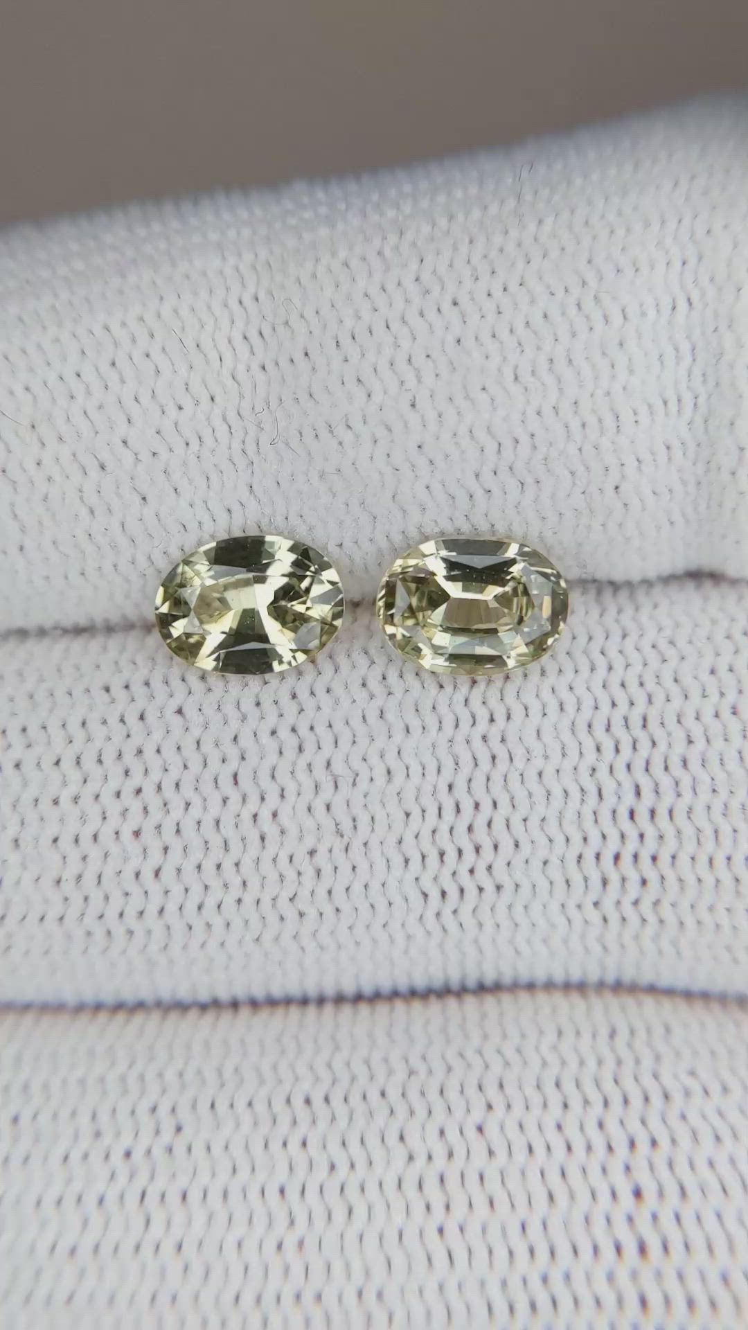 2.18&nbsp;Ct.Tw.Total Carat Weight Yellowish Green Sapphire Pair from Ceylon (Sri Lanka) Size Video