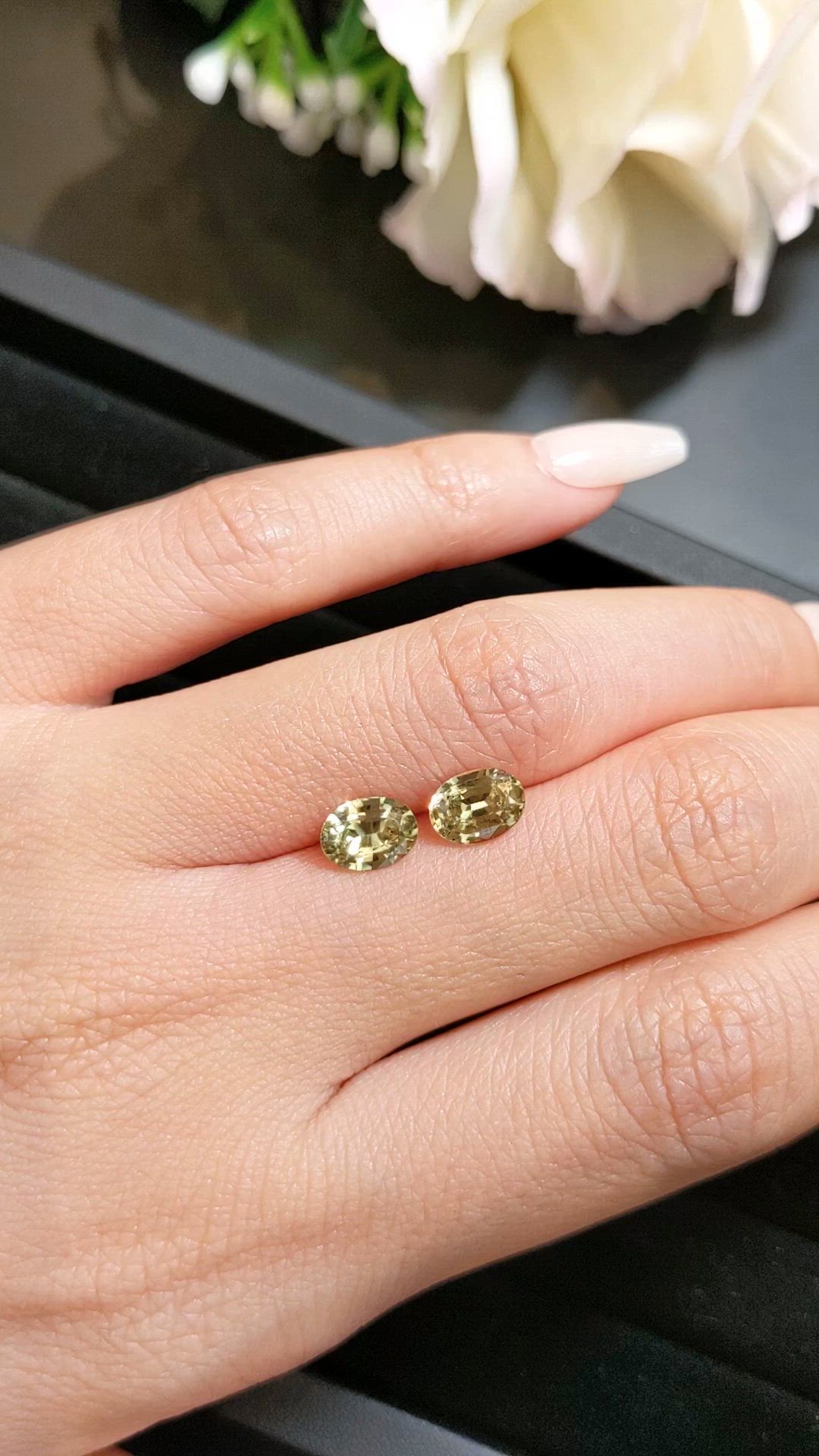 2.18&nbsp;Ct.Tw.Total Carat Weight Yellowish Green Sapphire Pair from Ceylon (Sri Lanka) Size Video