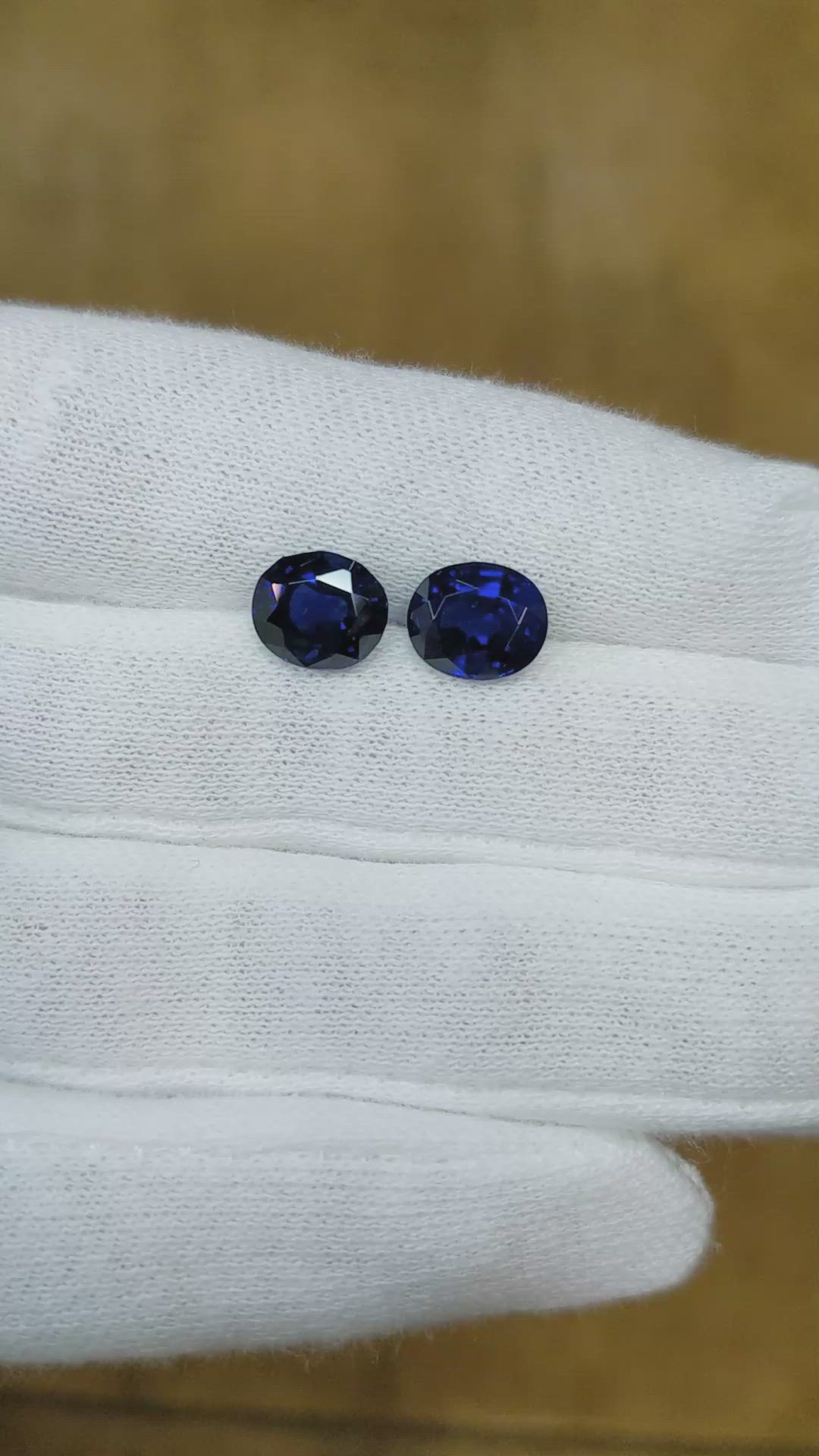 4.80&nbsp;Ct.Tw.Total Carat Weight Blue Sapphire Pair from Ceylon (Sri Lanka) Size Video