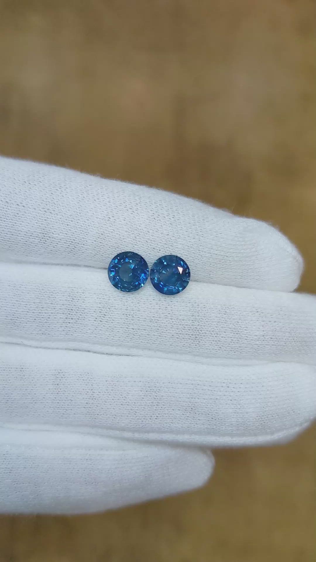3.55&nbsp;Ct.Tw.Total Carat Weight Blue Sapphire Pair from Ceylon (Sri Lanka) Size Video