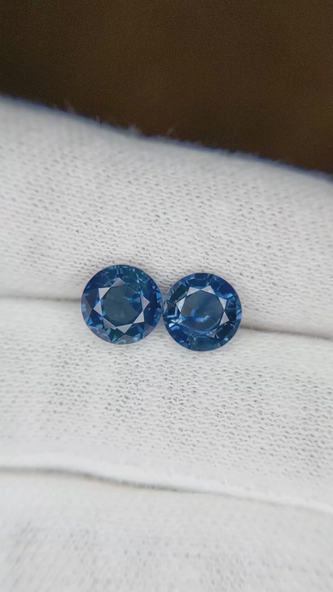 3.55&nbsp;Ct.Tw.Total Carat Weight Blue Sapphire Pair from Ceylon (Sri Lanka) Size Video