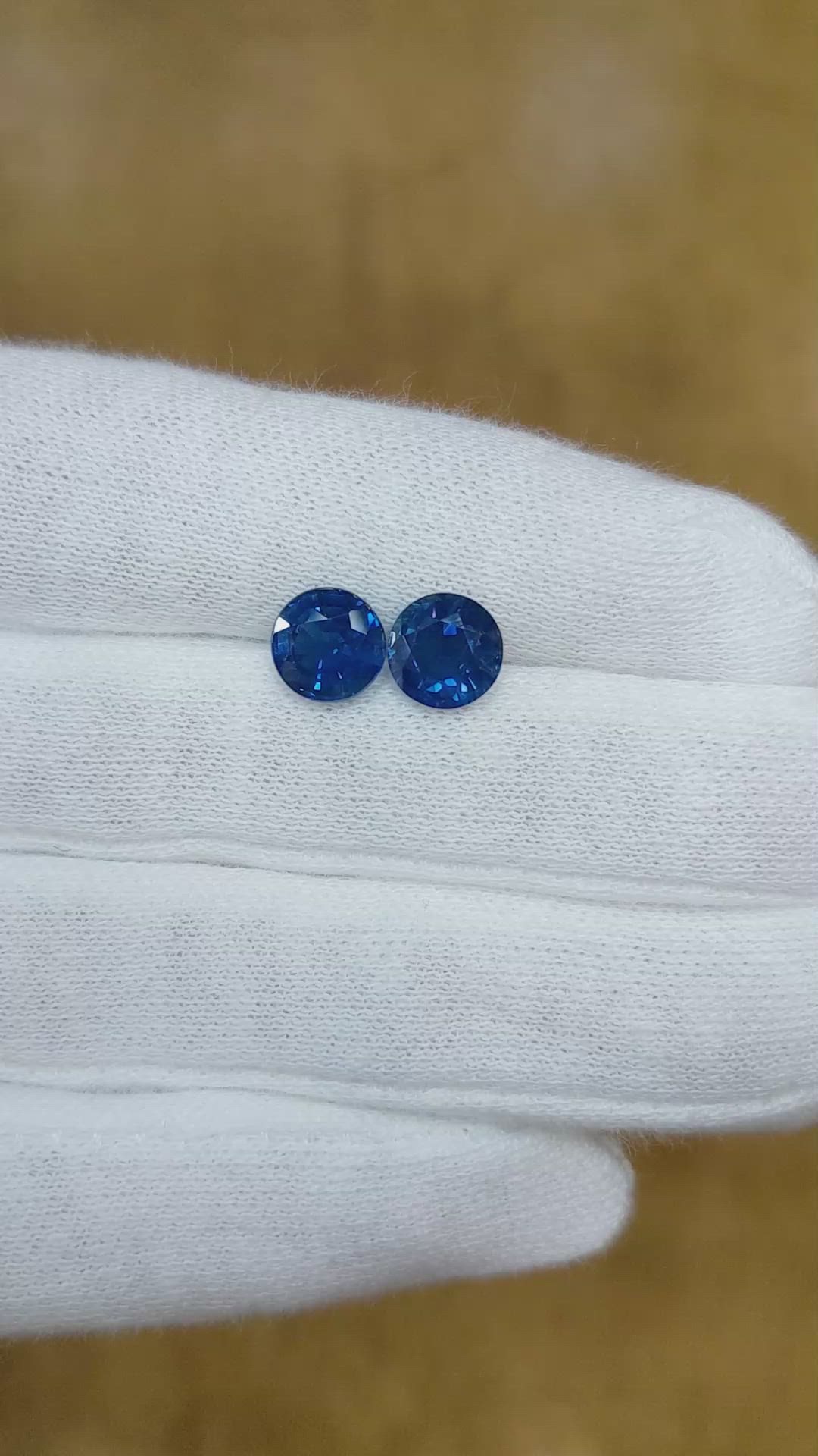 3.88&nbsp;Ct.Tw.Total Carat Weight Blue Sapphire Pair from Ceylon (Sri Lanka) Size Video