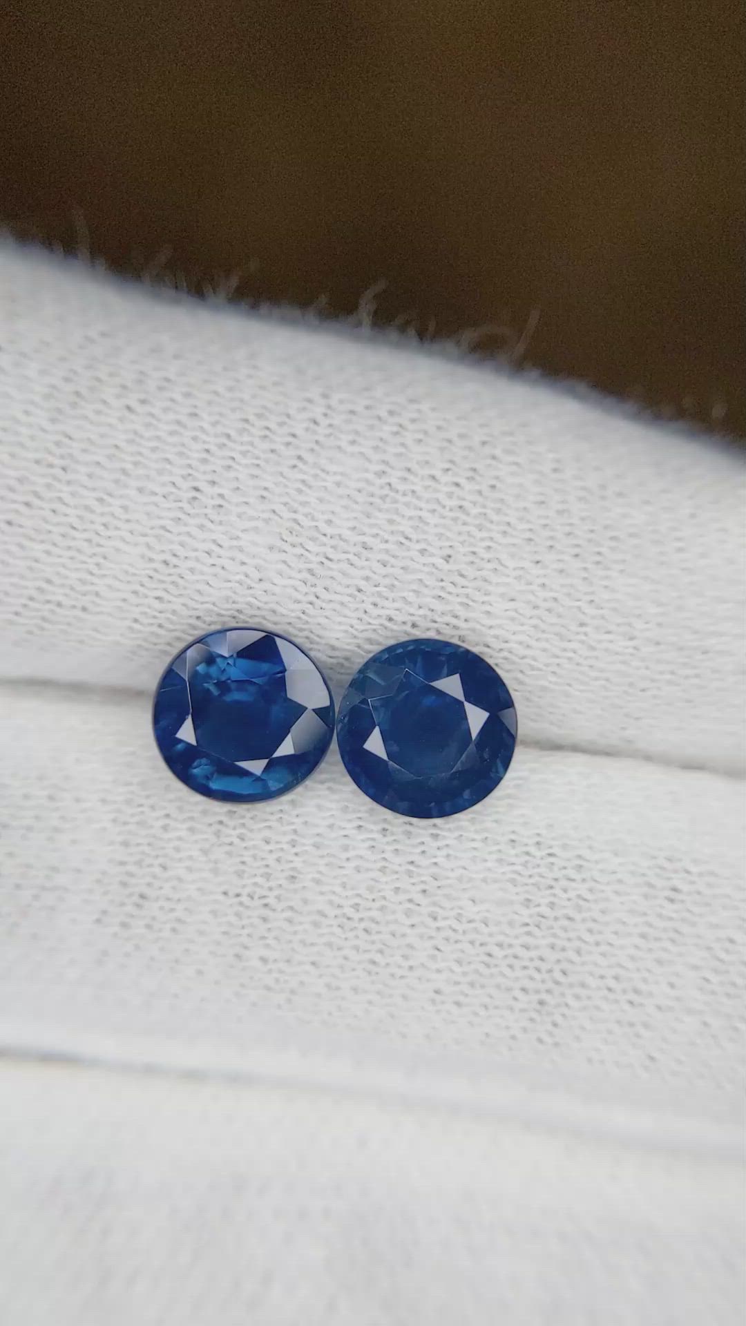3.88&nbsp;Ct.Tw.Total Carat Weight Blue Sapphire Pair from Ceylon (Sri Lanka) Size Video