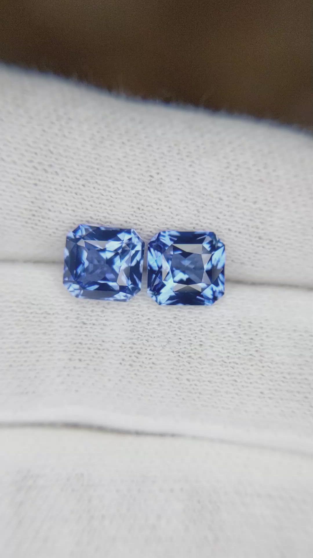 4.38&nbsp;Ct.Tw.Total Carat Weight Blue Sapphire Pair from Ceylon (Sri Lanka) Size Video