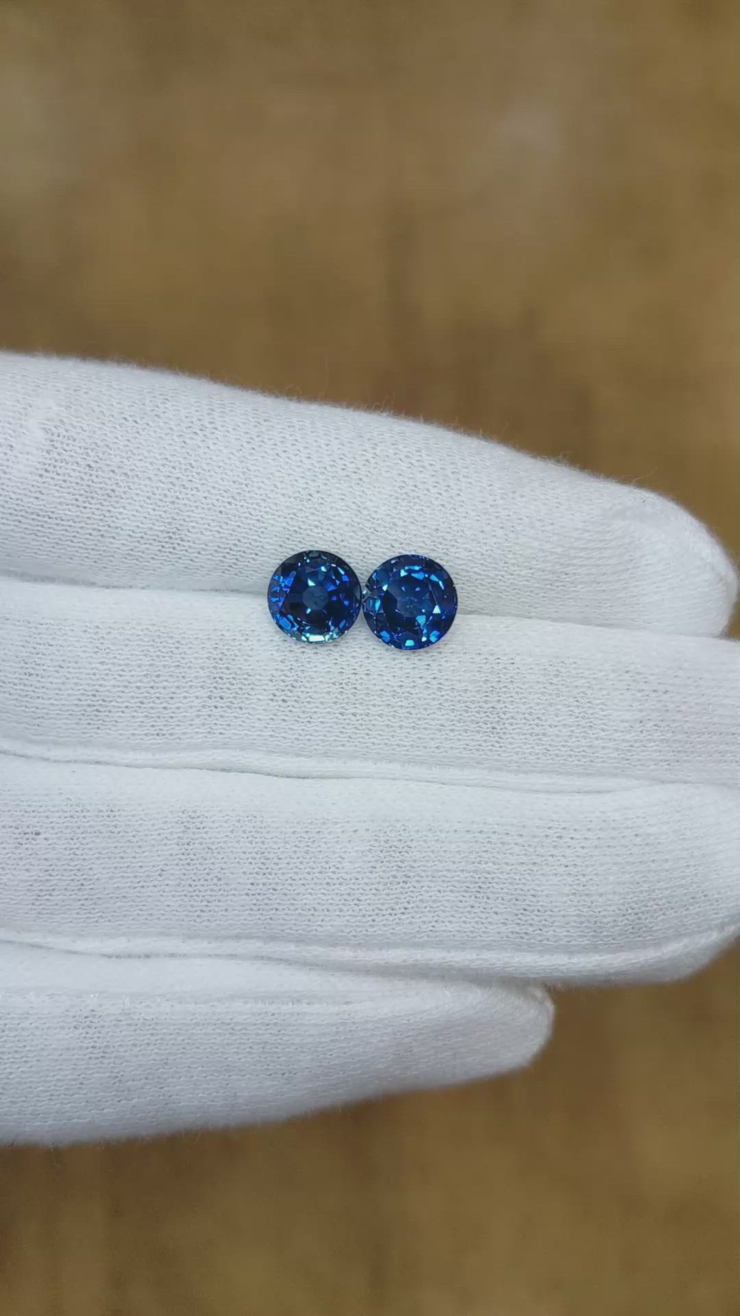 4.53&nbsp;Ct.Tw.Total Carat Weight Blue Sapphire Pair from Ceylon (Sri Lanka) Size Video