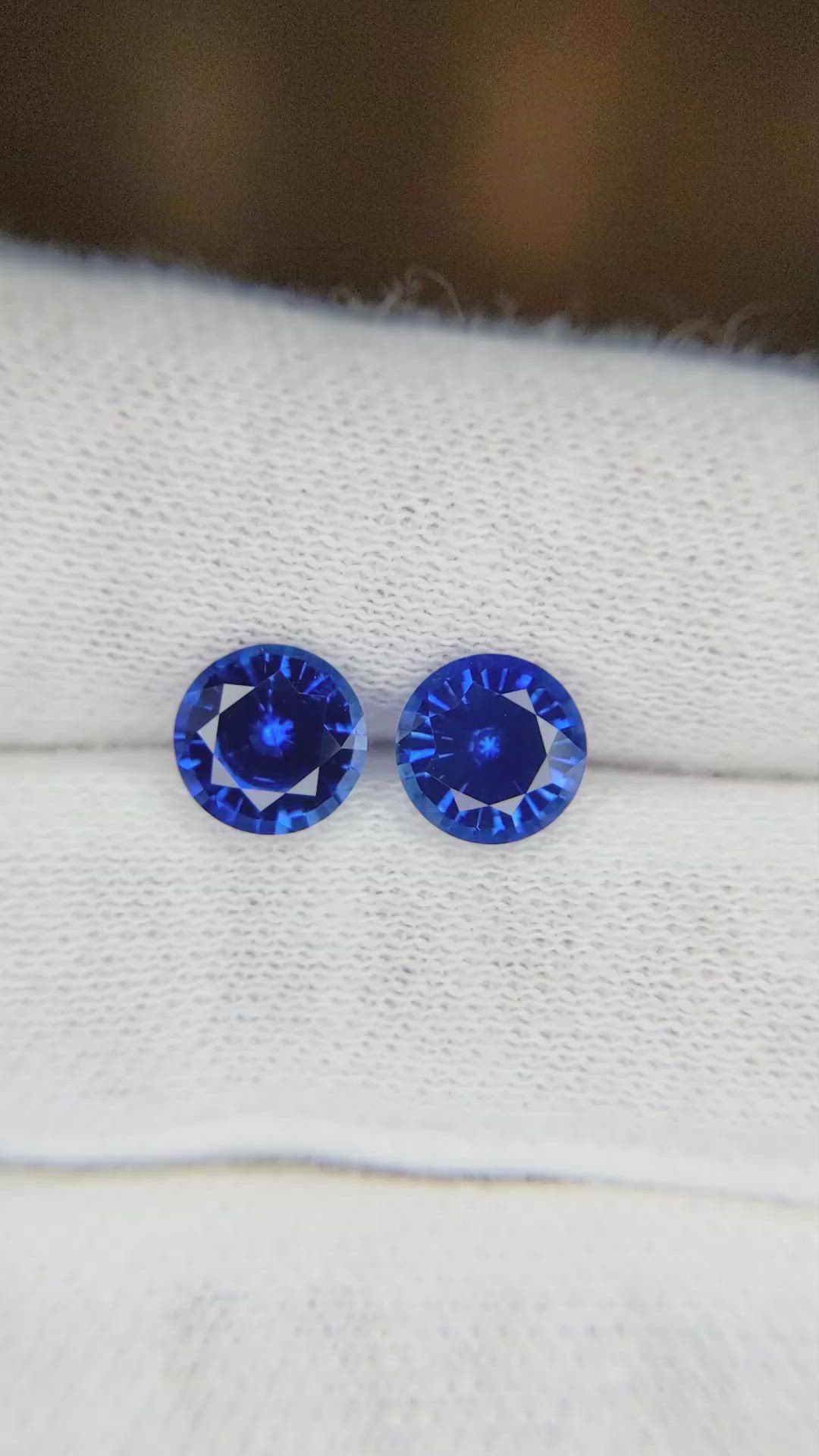 3.10&nbsp;Ct.Tw.Total Carat Weight Blue Sapphire Pair from Ceylon (Sri Lanka) Size Video