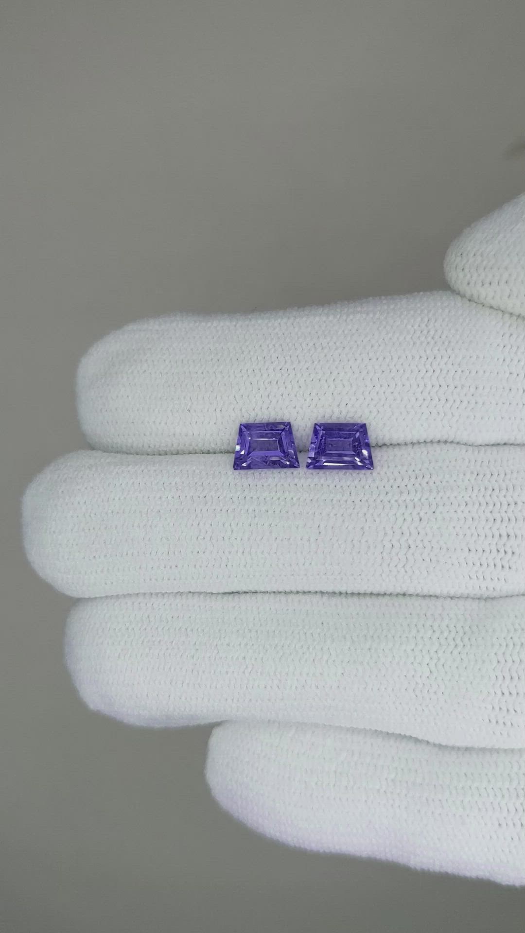 1.56&nbsp;Ct.Tw.Total Carat Weight Blue Sapphire Pair from Ceylon (Sri Lanka) Size Video