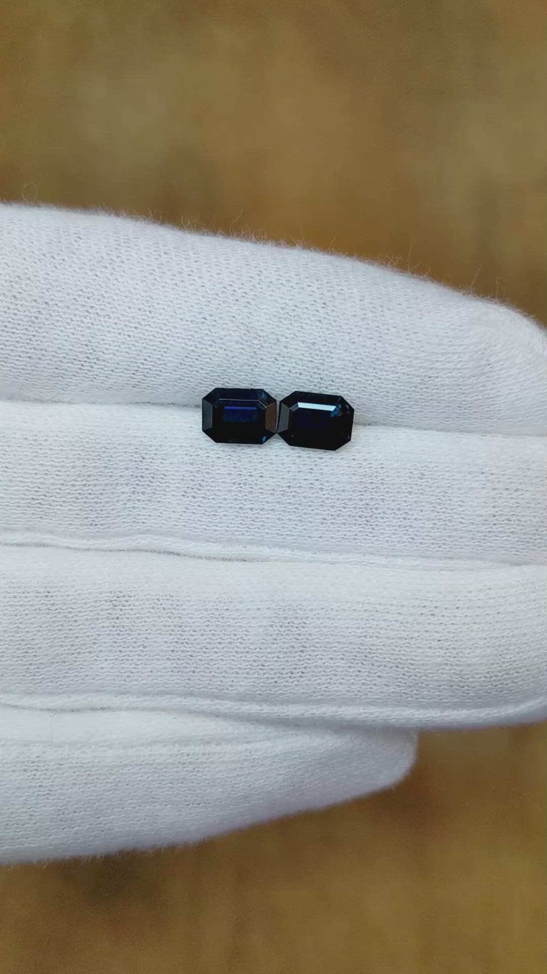 2.69&nbsp;Ct.Tw.Total Carat Weight Blue Sapphire Pair from Ceylon (Sri Lanka) Size Video