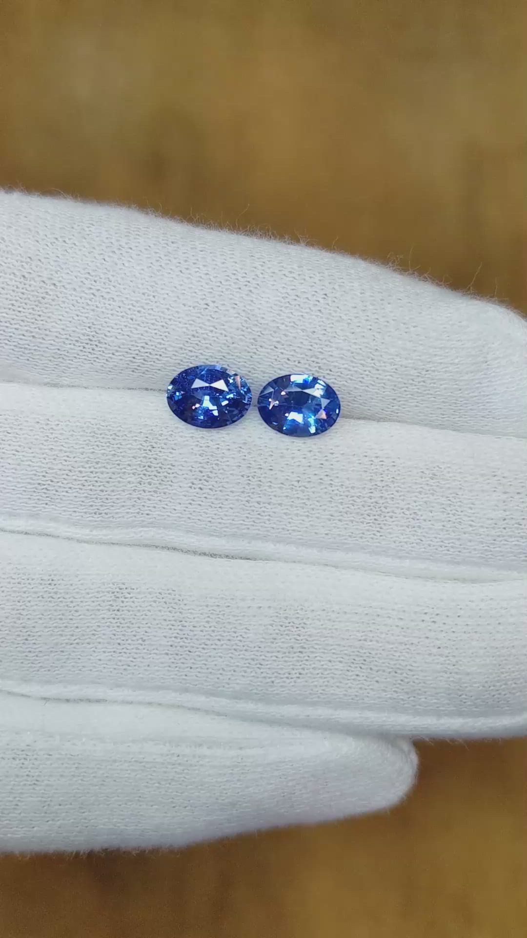 2.57&nbsp;Ct.Tw.Total Carat Weight Blue Sapphire Pair from Ceylon (Sri Lanka) Size Video