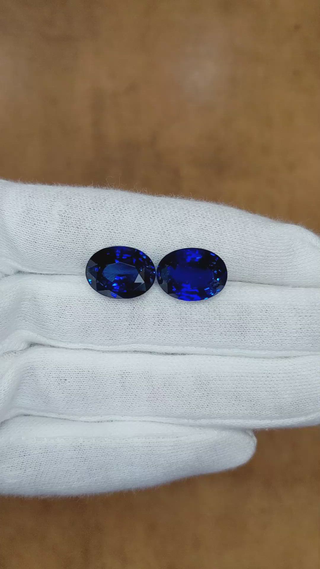 20.40&nbsp;Ct.Tw.Total Carat Weight Blue Sapphire Pair from Ceylon (Sri Lanka) Size Video