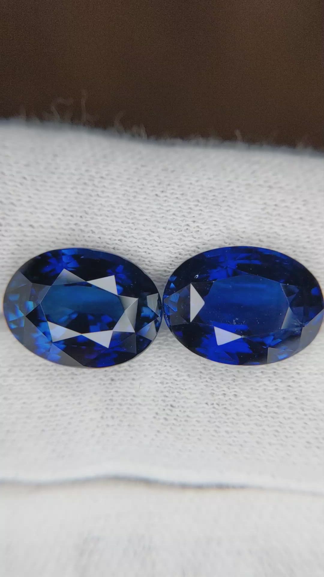 20.40&nbsp;Ct.Tw.Total Carat Weight Blue Sapphire Pair from Ceylon (Sri Lanka) Size Video