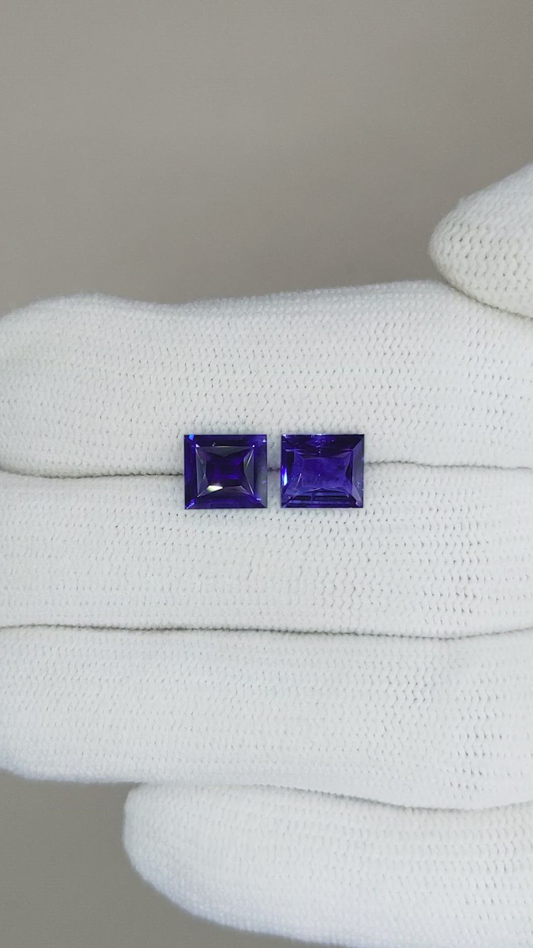3.20&nbsp;Ct.Tw.Total Carat Weight Blue Sapphire Pair from Ceylon (Sri Lanka) Size Video