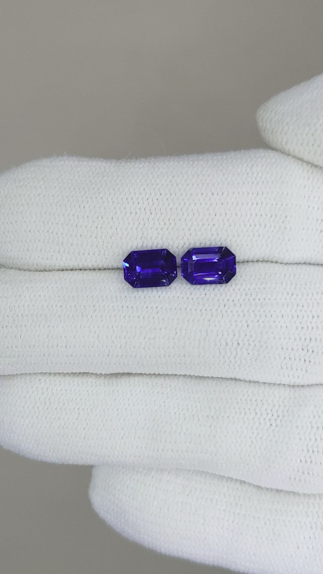 2.16&nbsp;Ct.Tw.Total Carat Weight Blue Sapphire Pair from Ceylon (Sri Lanka) Size Video