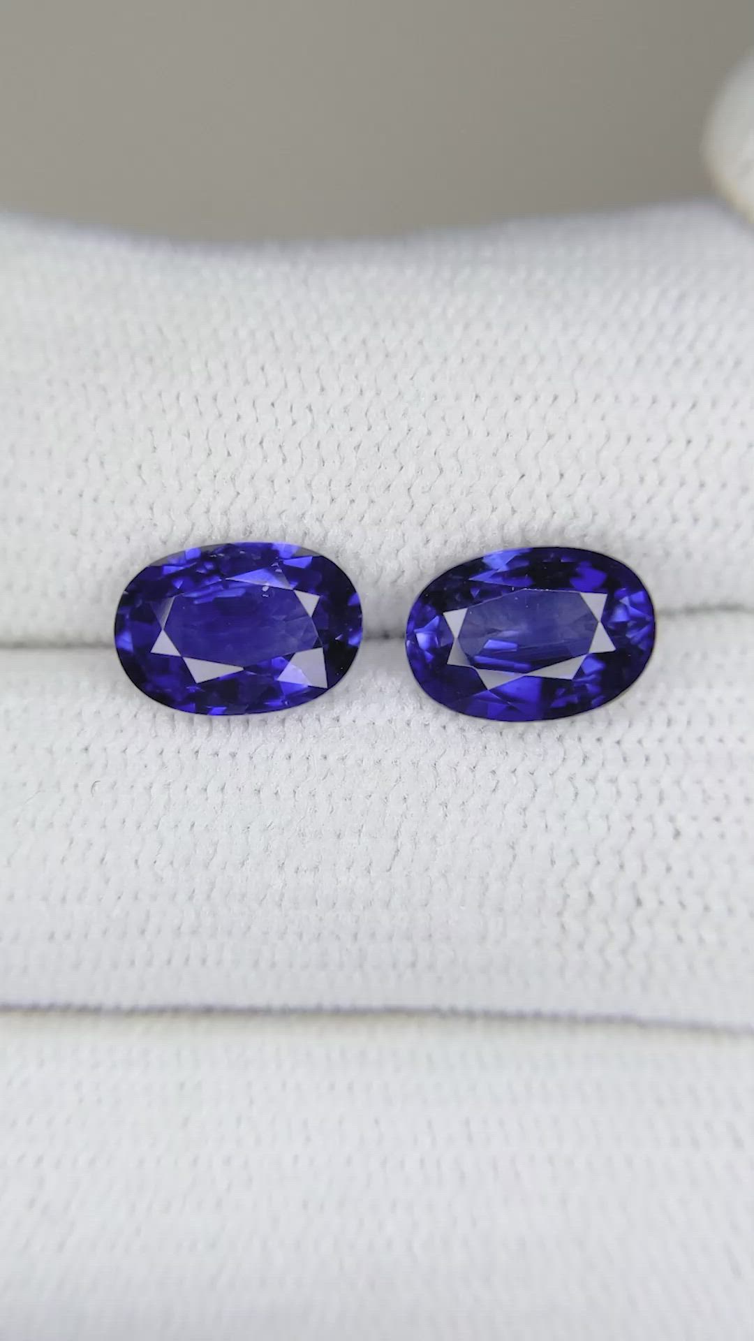 3.62&nbsp;Ct.Tw.Total Carat Weight Blue Sapphire Pair from Ceylon (Sri Lanka) Size Video