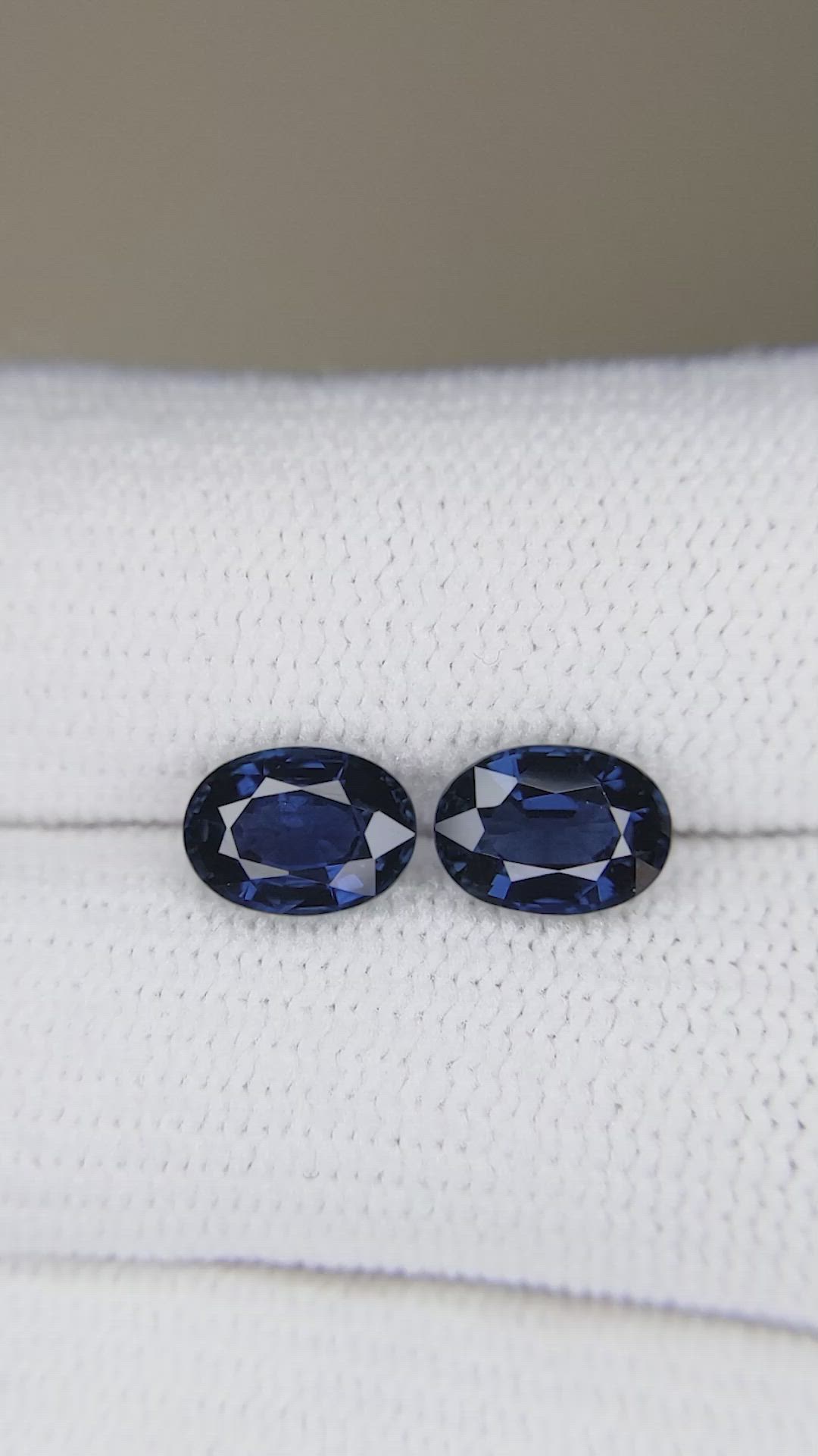 2.34&nbsp;Ct.Tw.Total Carat Weight Blue Sapphire Pair from Ceylon (Sri Lanka) Size Video