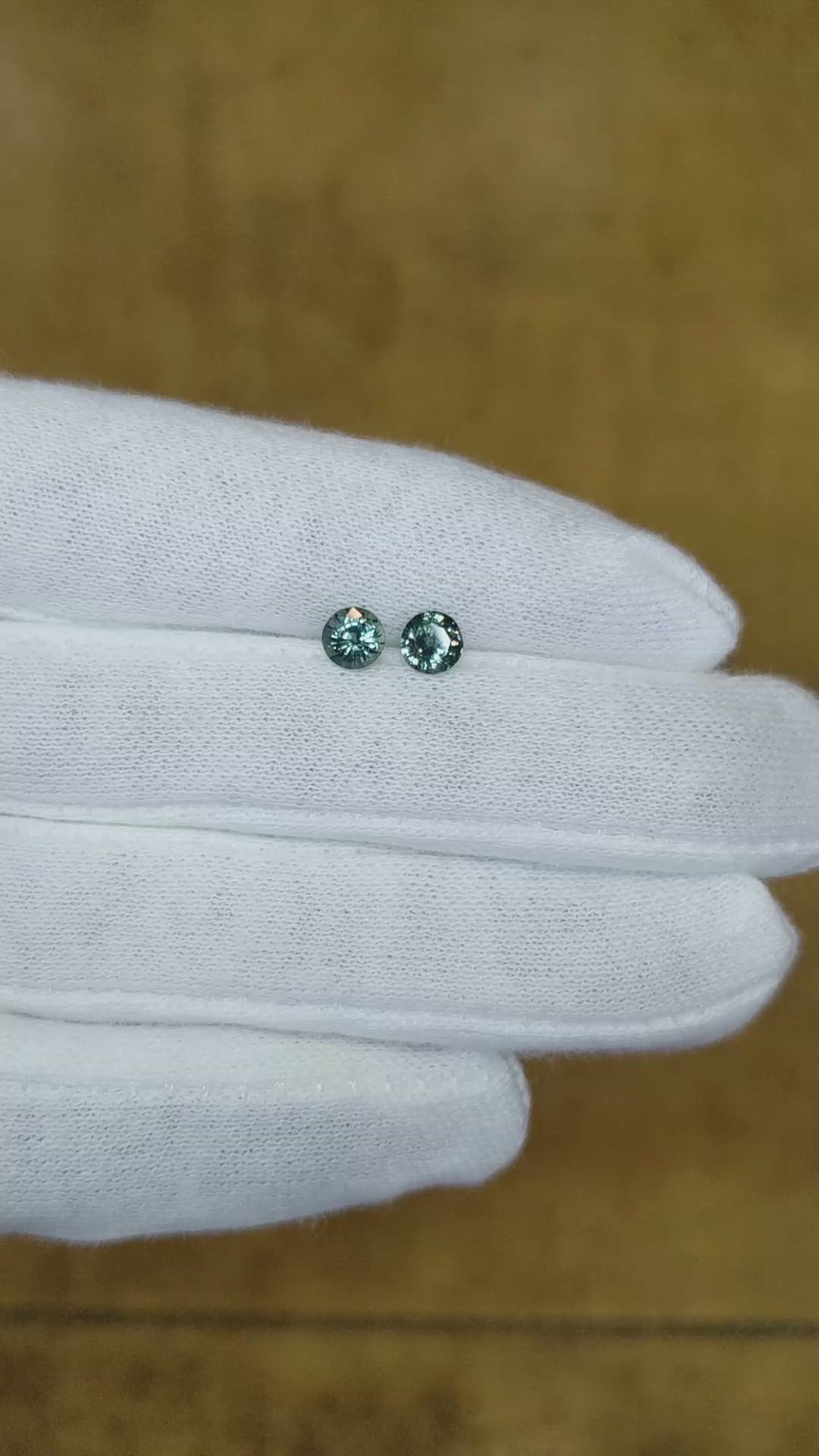 1.04 Ct.Tw.Total Carat Weight Sapphire Pair from Ceylon (Sri Lanka) Size Video