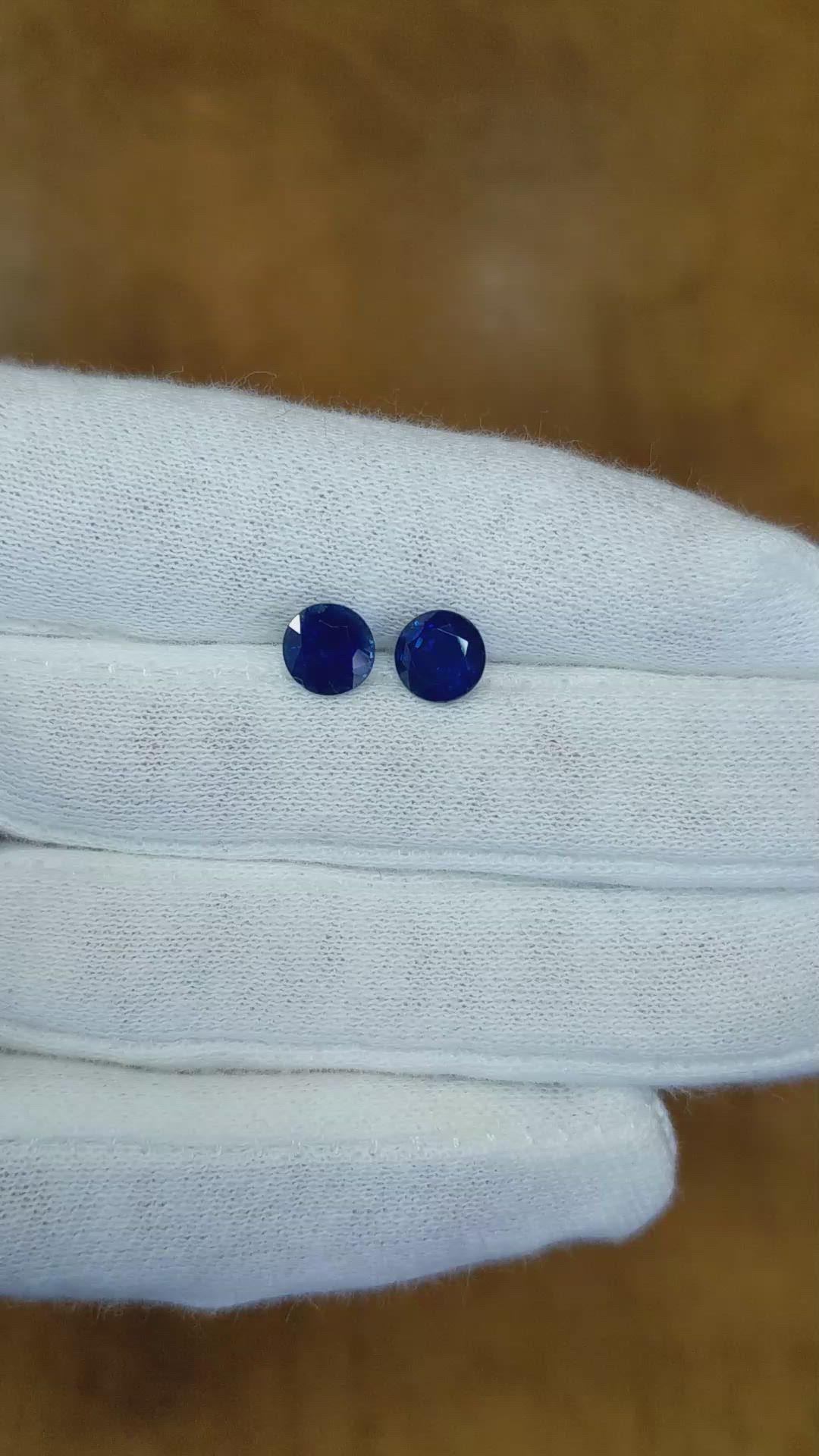 2.70&nbsp;Ct.Tw.Total Carat Weight Blue Sapphire Pair from Ceylon (Sri Lanka) Size Video