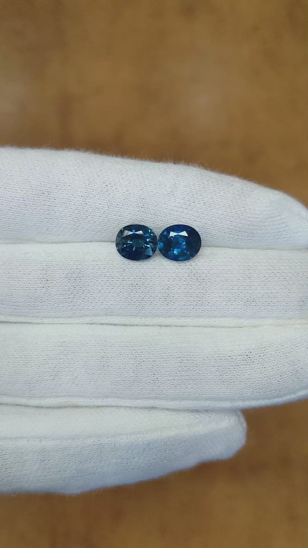 3.96&nbsp;Ct.Tw.Total Carat Weight Blue Sapphire Pair from Ceylon (Sri Lanka) Size Video