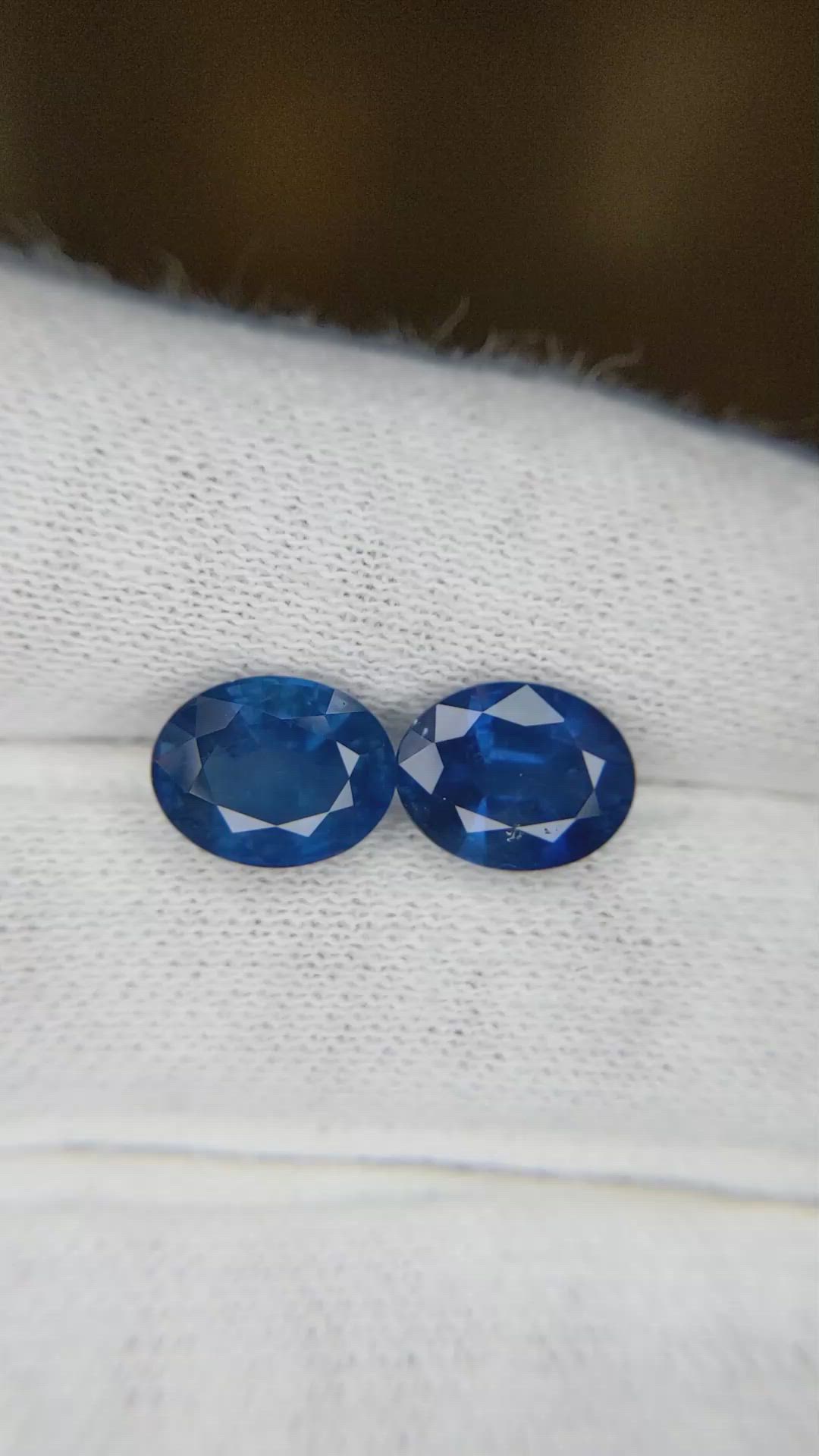 4.87 Ct.Tw.Total Carat Weight Blue Sapphire Pair from Ceylon (Sri Lanka) Size Video