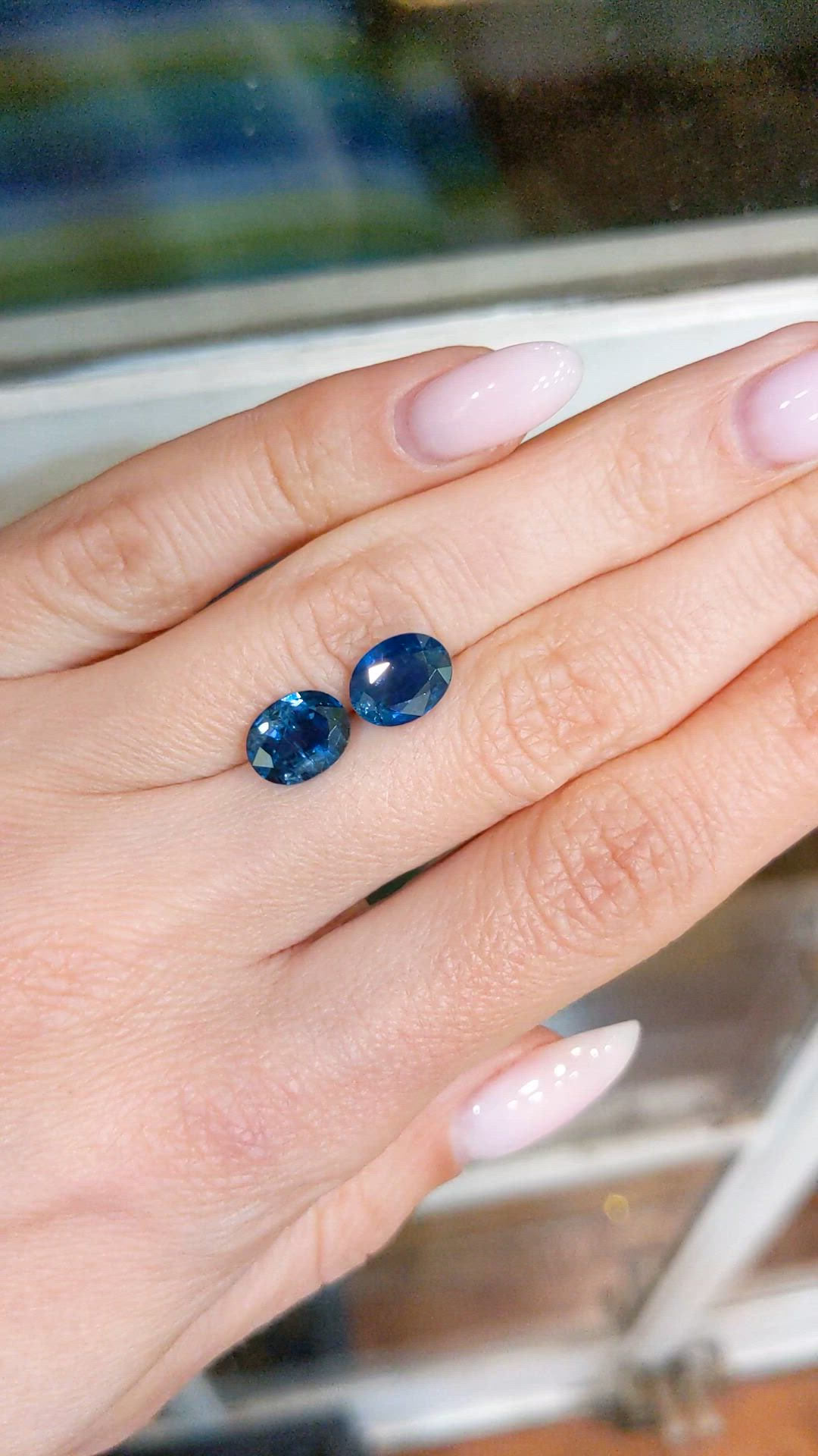 4.35&nbsp;Ct.Tw.Total Carat Weight Blue Sapphire Pair from Ceylon (Sri Lanka) Size Video